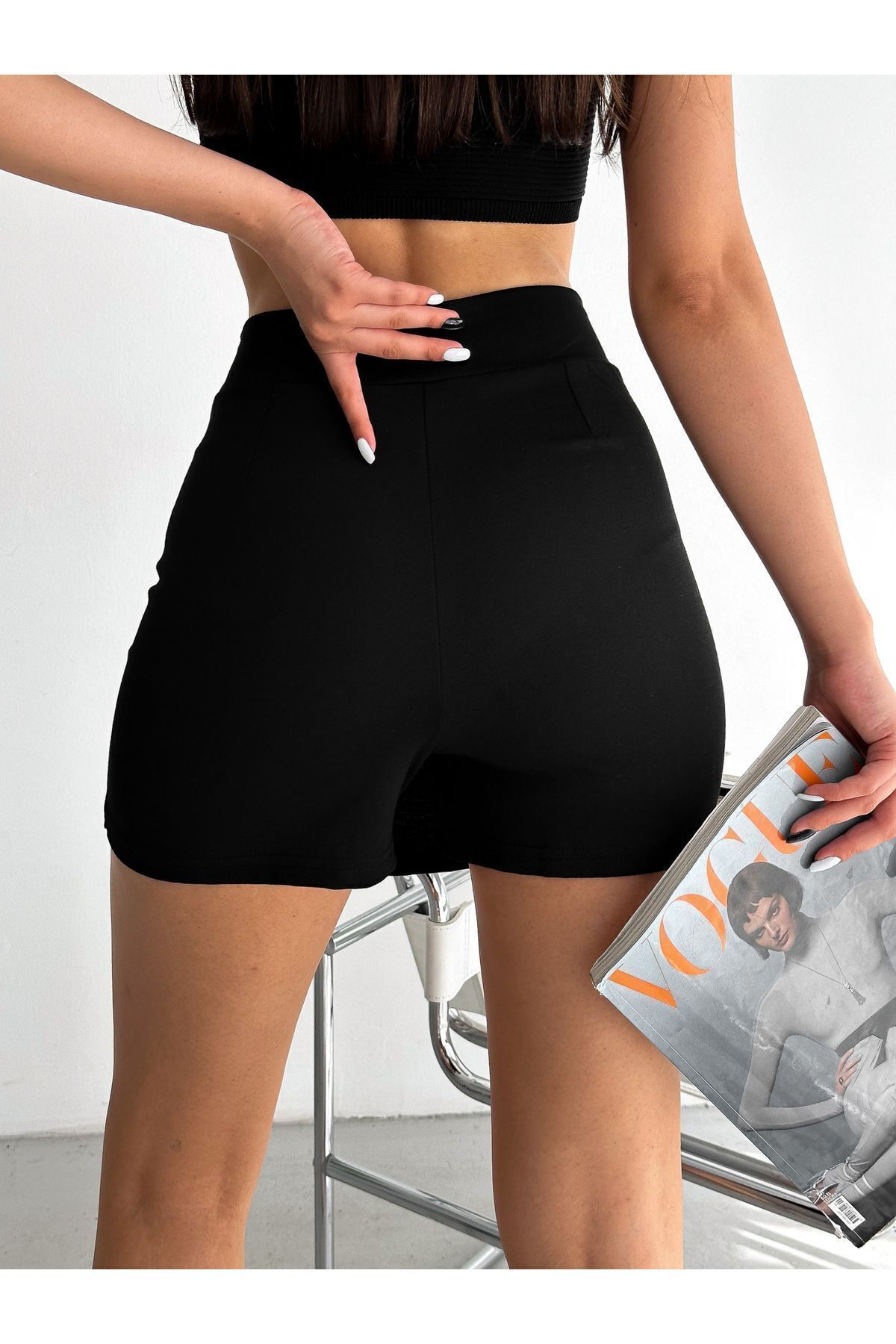 Fiolin Kadın Siyah Önü Yırtmaçlı Şort Etek