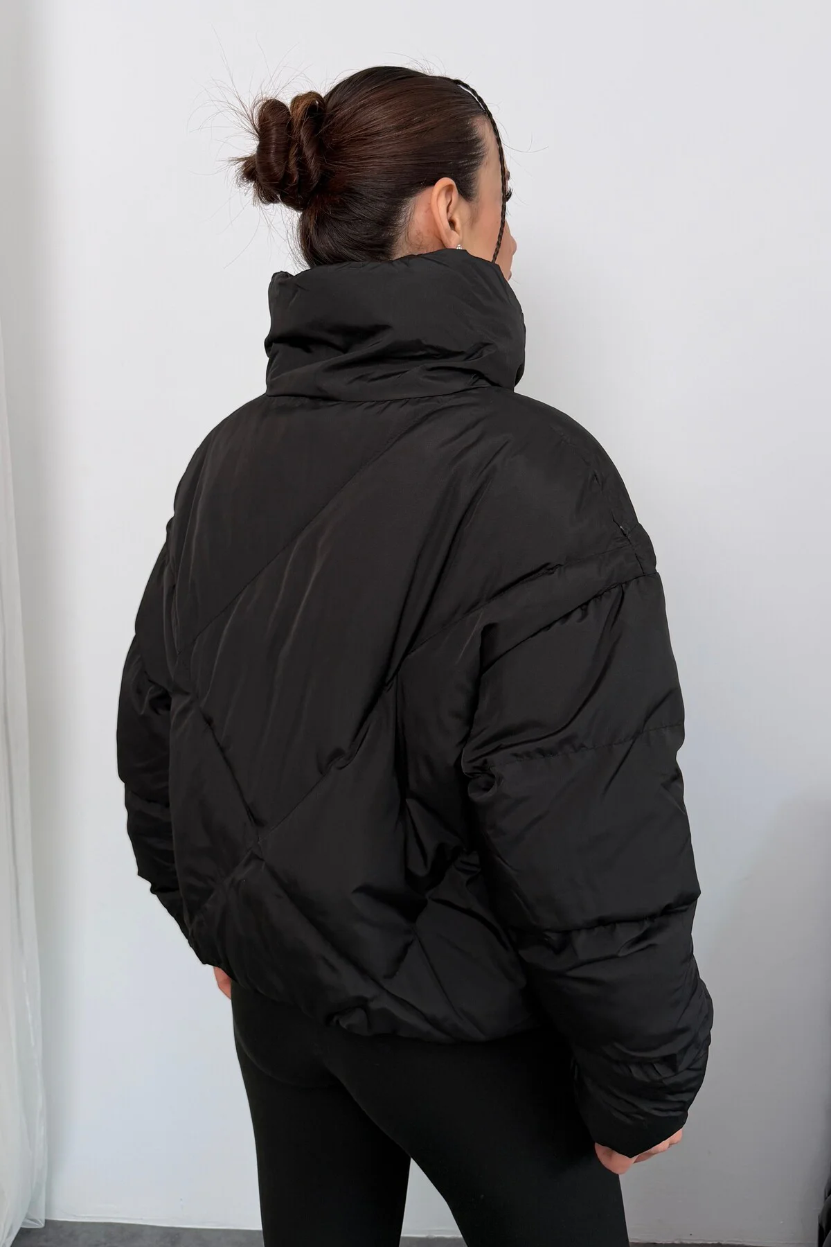 Kadın Siyah Oversize Şişme Mont - Yüksek Yaka, Baklava Desenli