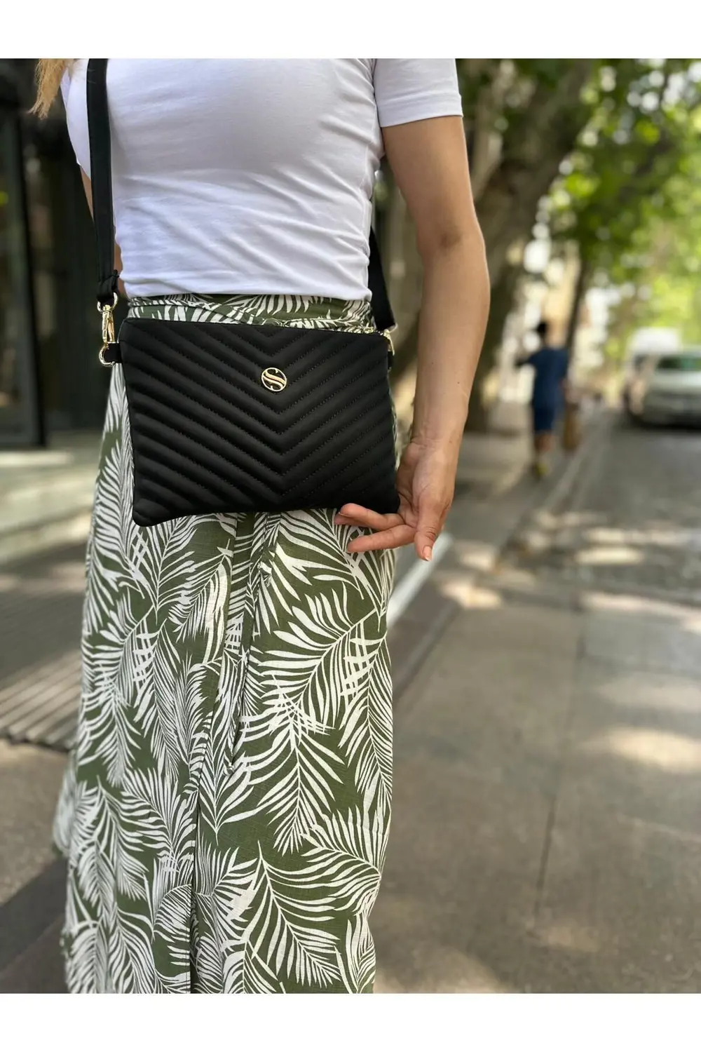 Kadın Siyah Renkli Saten Kumaş Ayarlanabilir Çapraz Ve El Askılı 