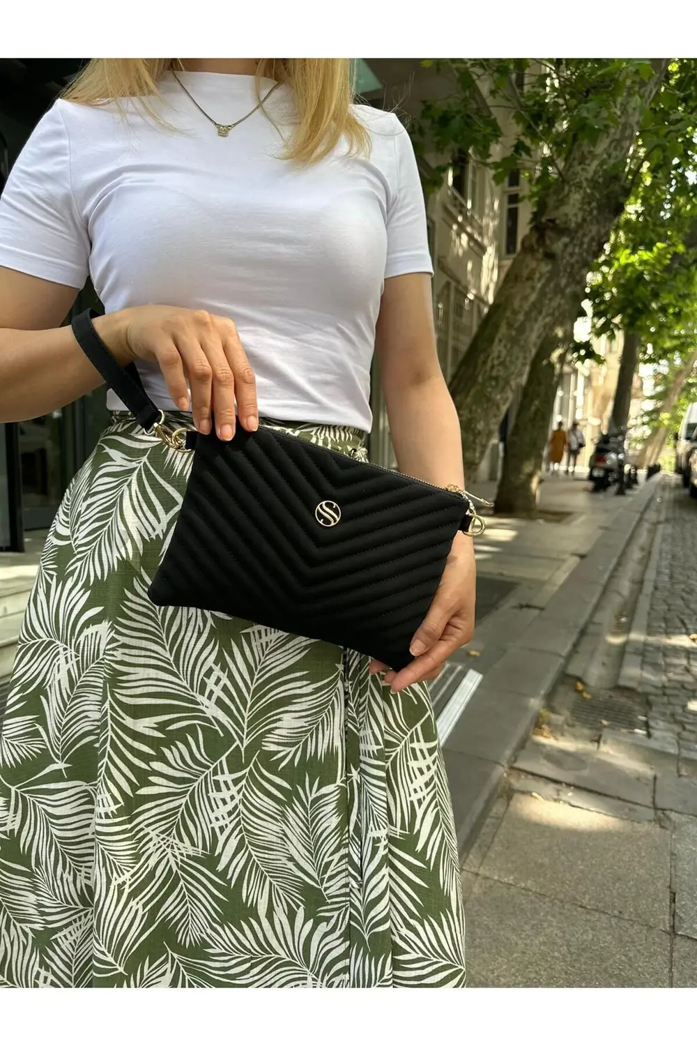 Kadın Siyah Renkli Saten Kumaş Ayarlanabilir Çapraz Ve El Askılı 