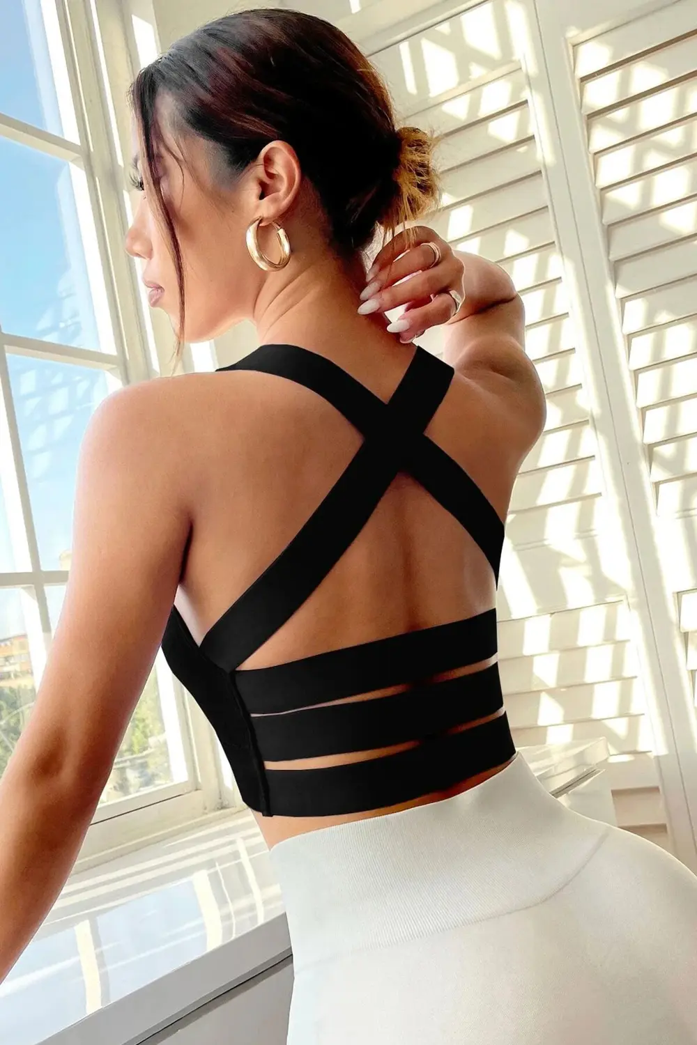 Pilelistore Kadın Siyah Sırtı Çapraz Lastik Detaylı Crop Top Bluz