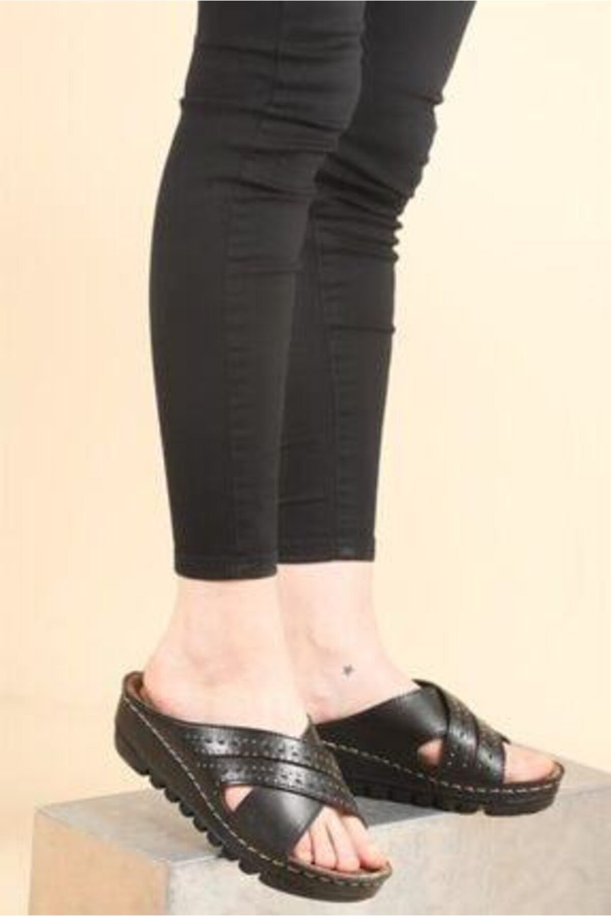 Kadın Siyah Sultan Ortopedik Günlük Terlik