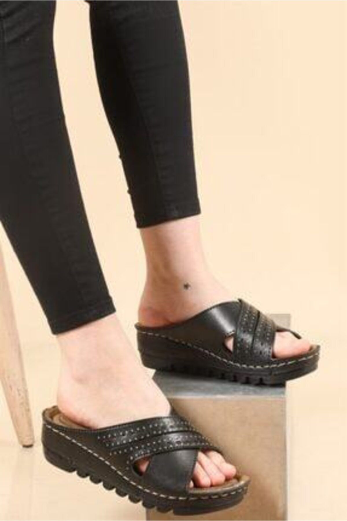 Kadın Siyah Sultan Ortopedik Günlük Terlik