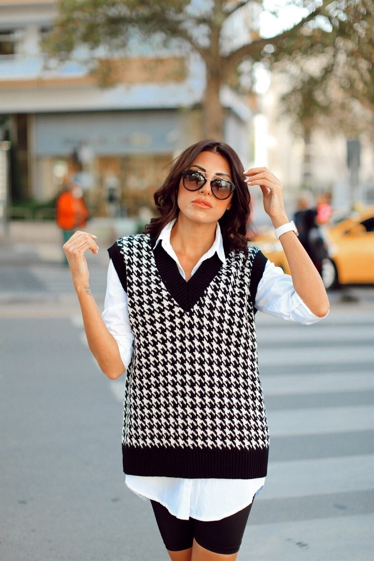 Begonvil Kadin Siyah V Yaka Kazayaği Süveter