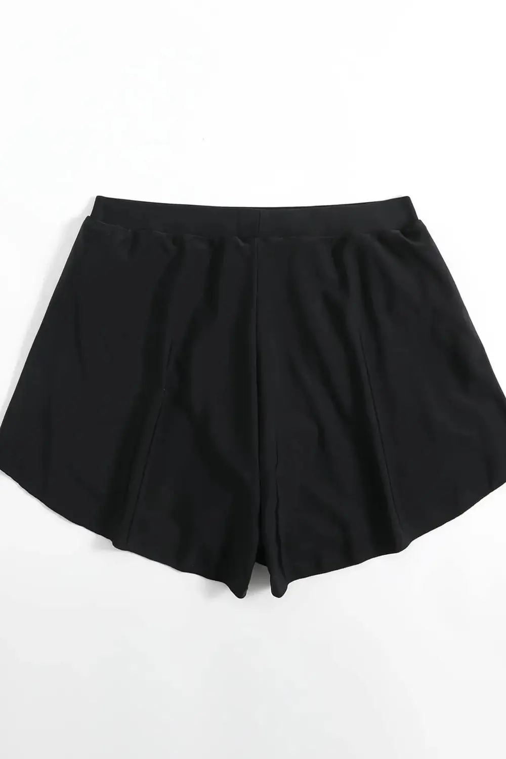 Kadın Siyah Yırtmaçlı Etek Görünümlü Şık Deniz Şortu