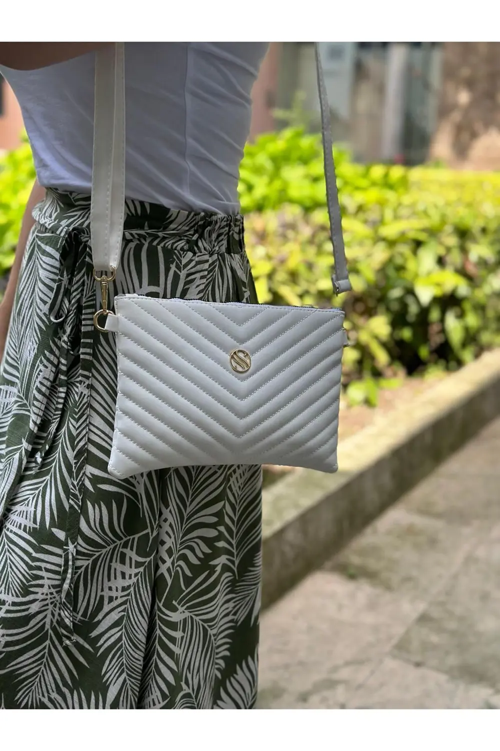 Kadın Suni Deri Beyaz Renkli Ayarlanabilir Çapraz Ve El Askılı Po