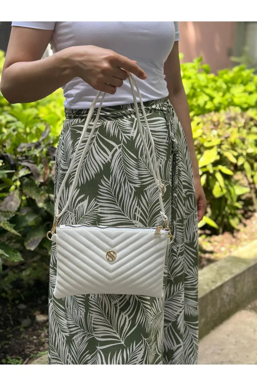 Kadın Suni Deri Beyaz Renkli Ayarlanabilir Çapraz Ve El Askılı Po