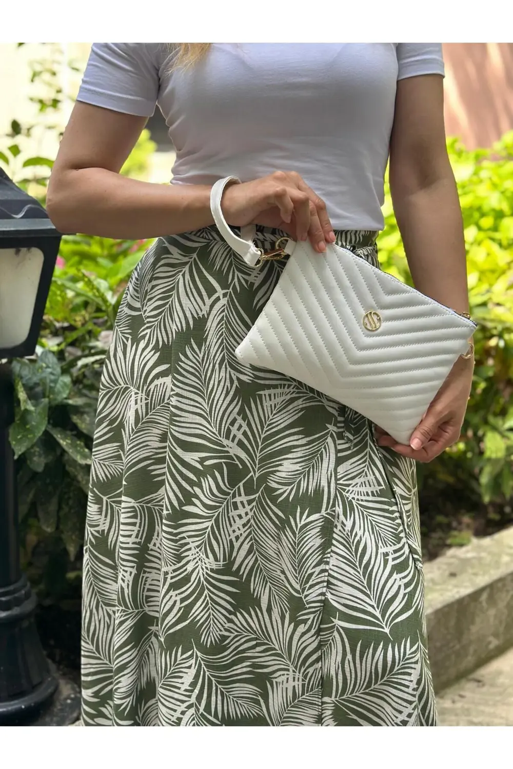 Kadın Suni Deri Beyaz Renkli Ayarlanabilir Çapraz Ve El Askılı Po