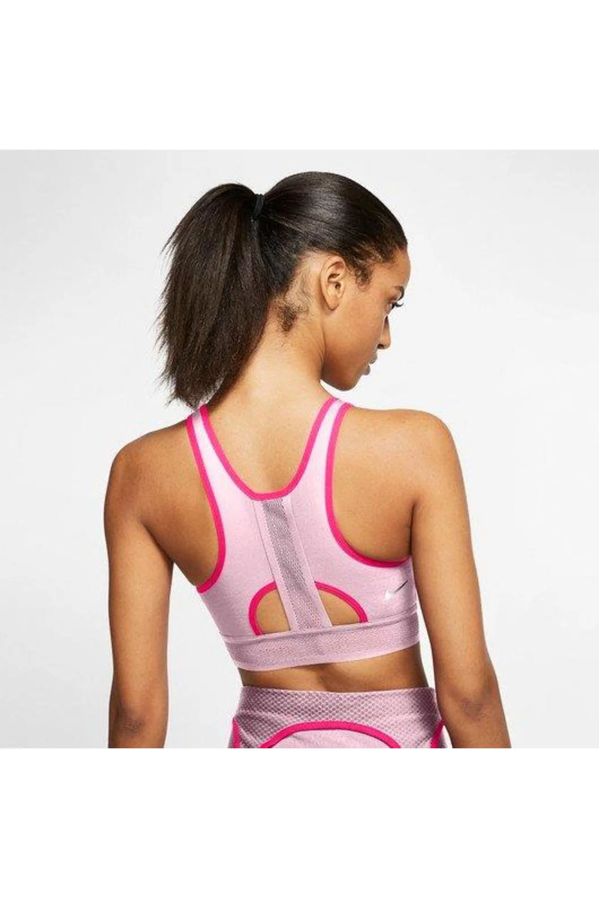 Kadın Swoosh Ultra Breathe Medium Support Sports Bra Cj0149-663