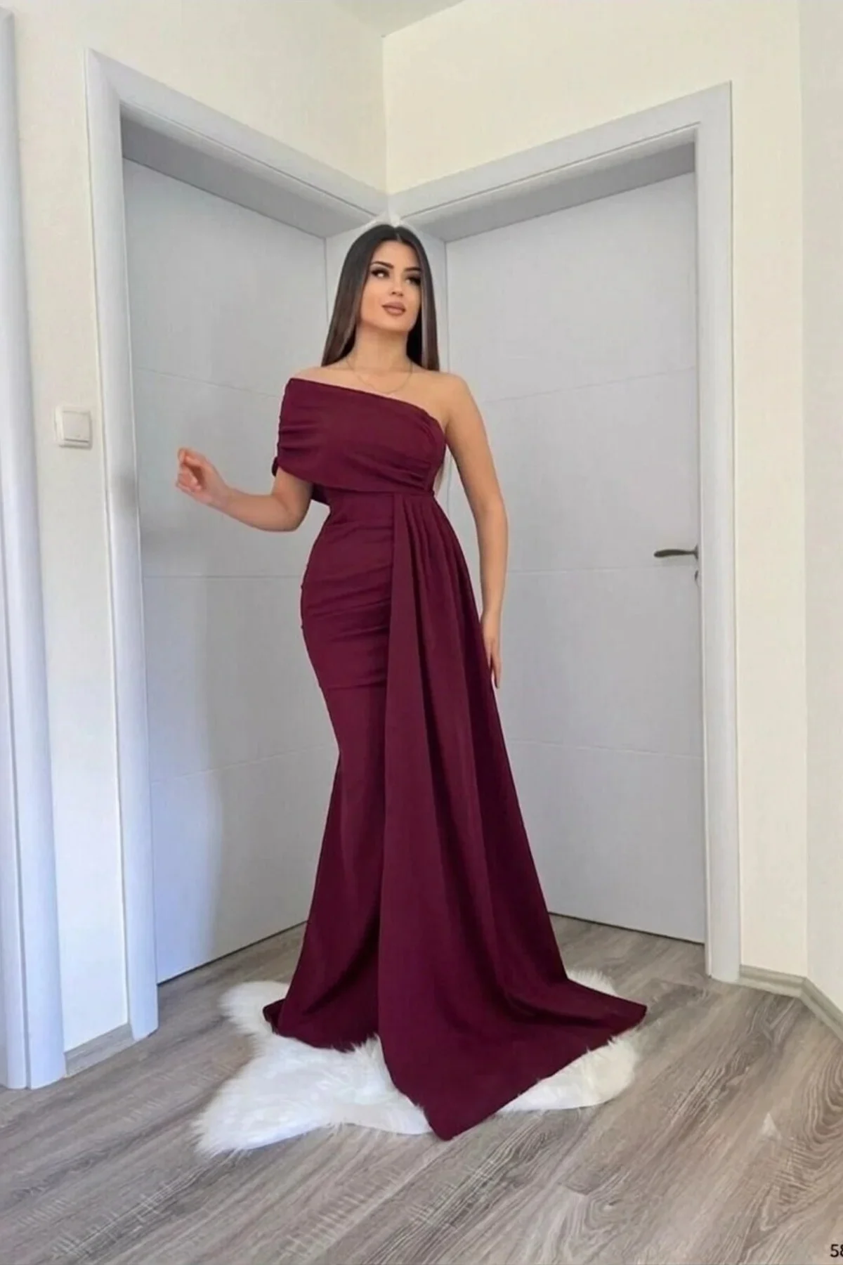 Kadın Tek Omuz Kuyruklu Balık Kesim Abiye Elbise Fiyatı, Yorumları ve Özellikleri
