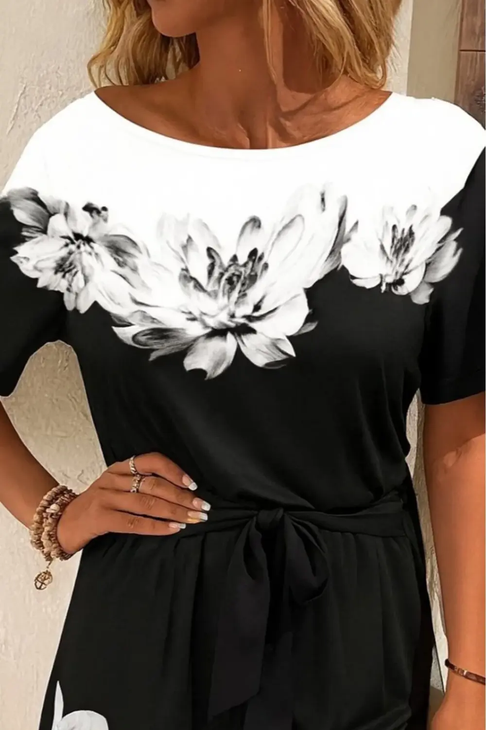 Kadın Tek Omuzu Açık çiçek Desenli Beli Kuşaklı Iki Iplik Mini Sh