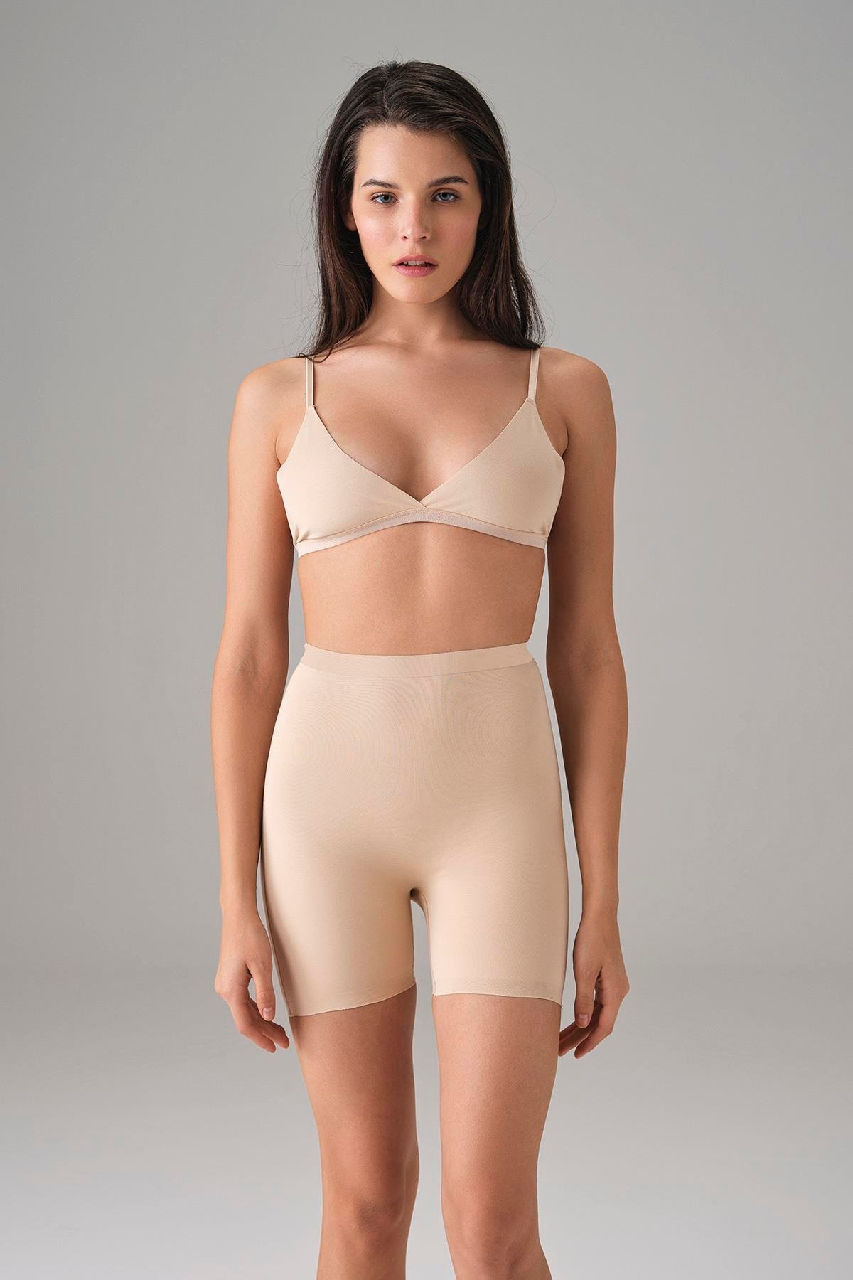 Kadın Ten Dikişsiz Popo Açık Kalça Dikleştirici Kısa Tayt Şort 83