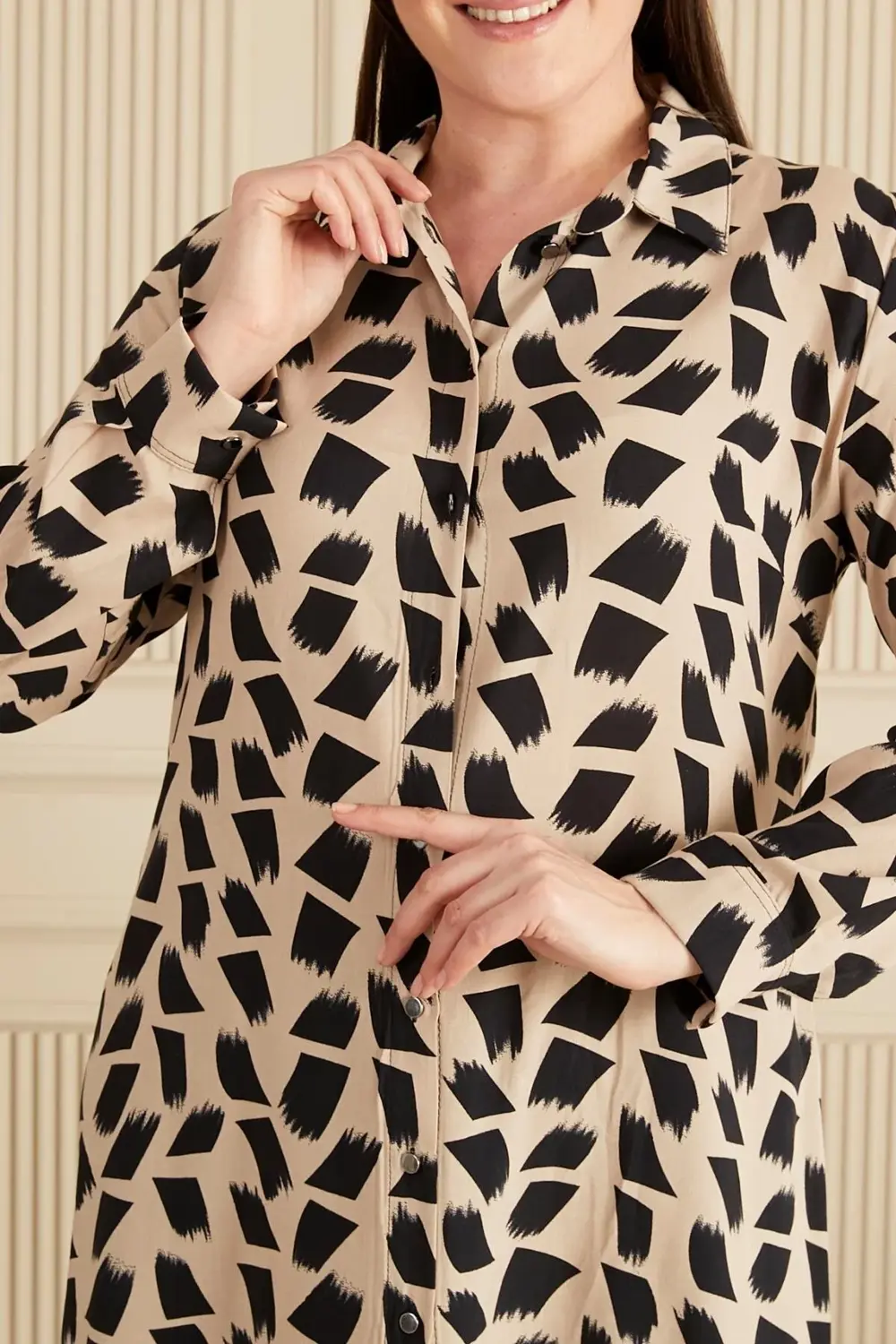 Kadın Tesettur Büyük Beden Fırça Desenli Uzun Gömlek Tunik