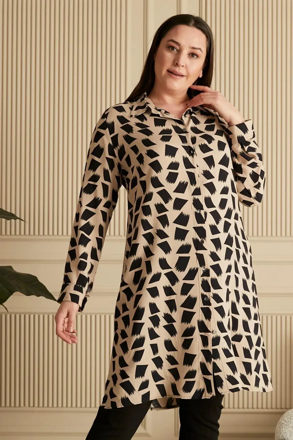 Kadın Tesettur Büyük Beden Fırça Desenli Uzun Gömlek Tunik