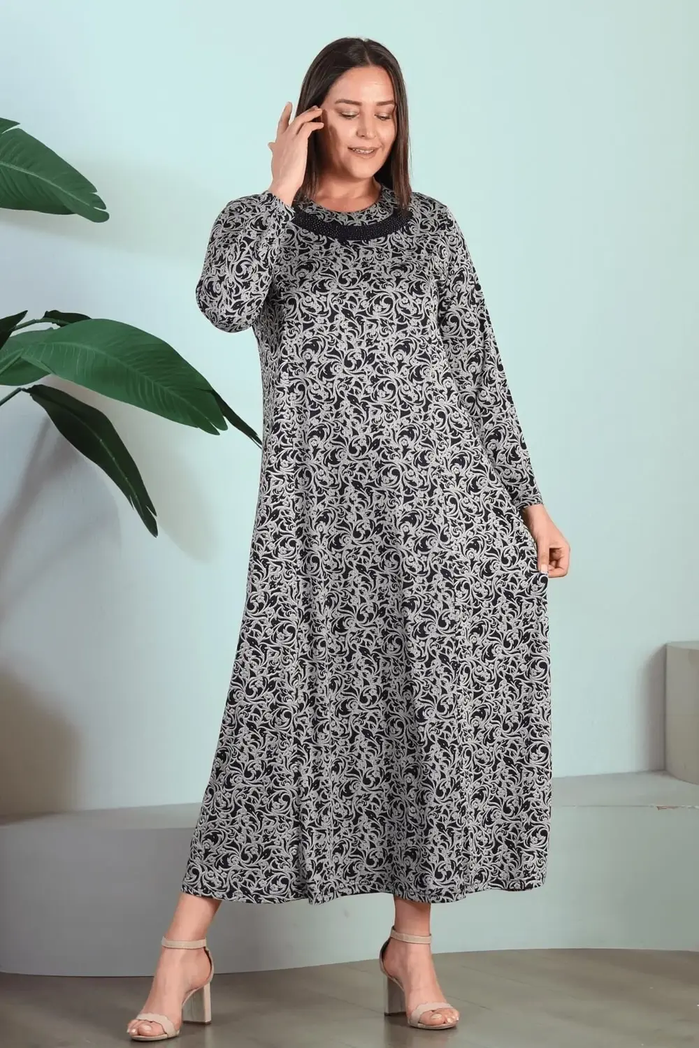 Kadin Tesettur Buyuk Beden Yakası Garnili Anne Elbise