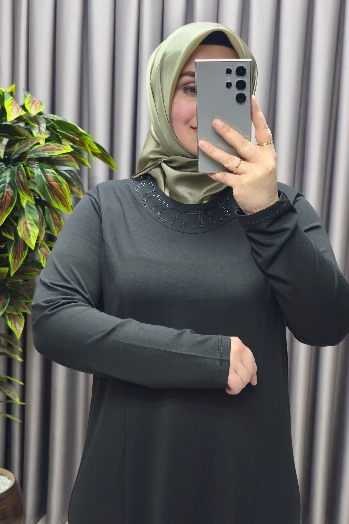 Kadın Tesettür Büyük Beden Giyim Yakası Taşlı Anne Elbise