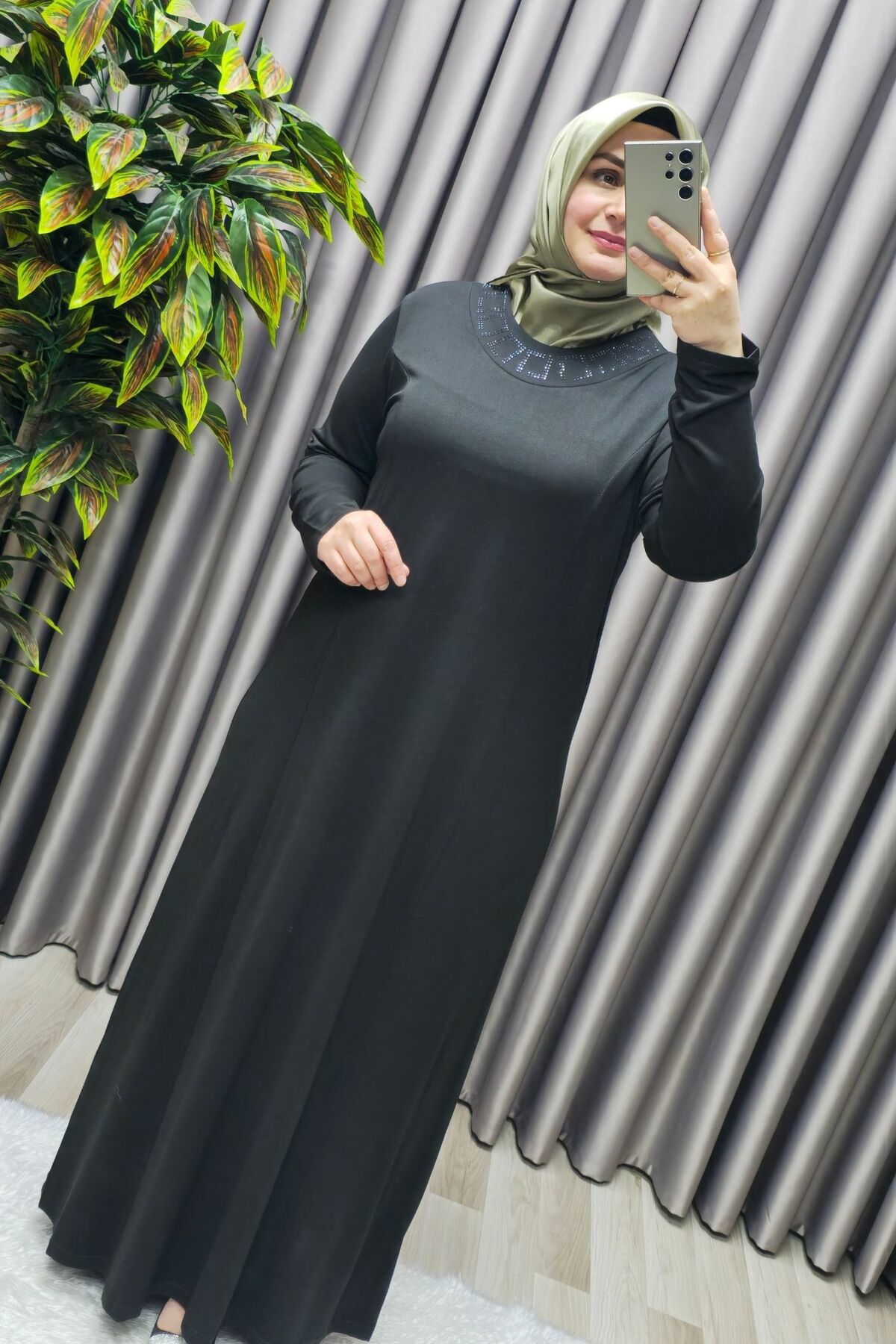 Kadın Tesettür Büyük Beden Giyim Yakası Taşlı Anne Elbise