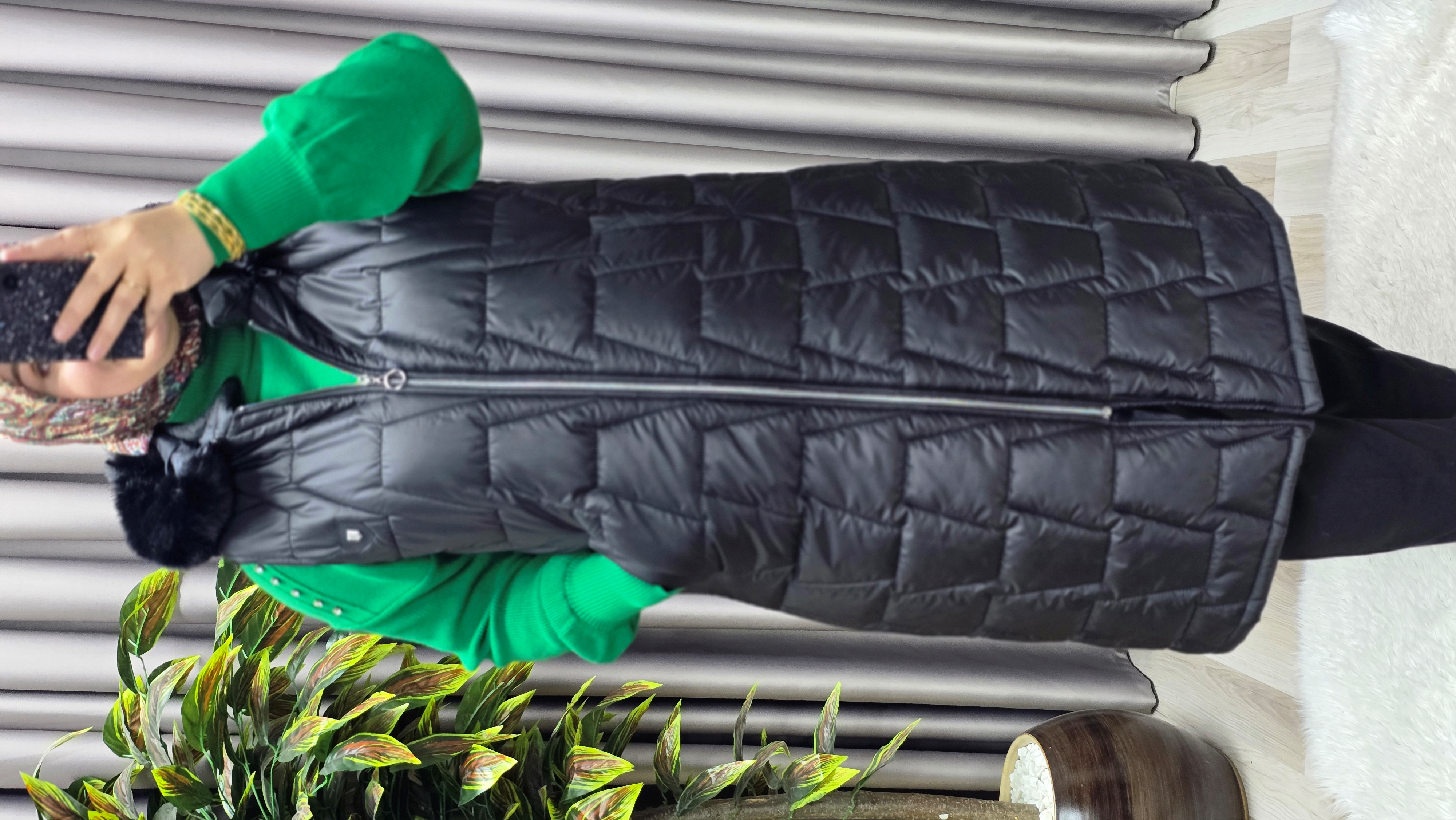 Elmas Tesettür Kadın Tesettür Büyük Beden Kapüşonlu Fermuarlı Kürklü Piramit Des Elmas Tesettür Kadın Tesettür Büyük Beden Kapüşonlu Fermuarlı Kürklü Piramit Des