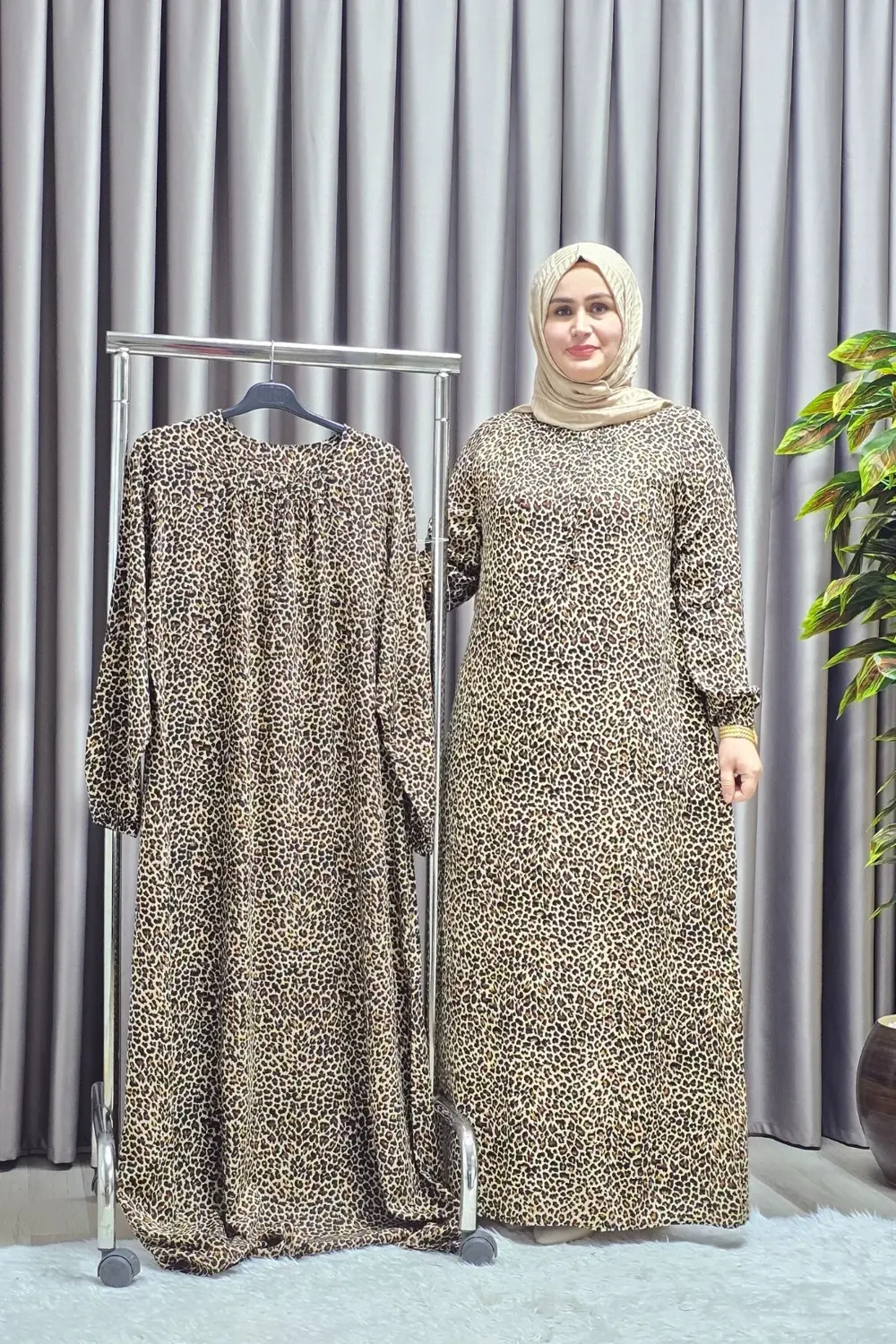 Kadın Tesettür Giyim Büyük Beden Leopar Desen Elbise