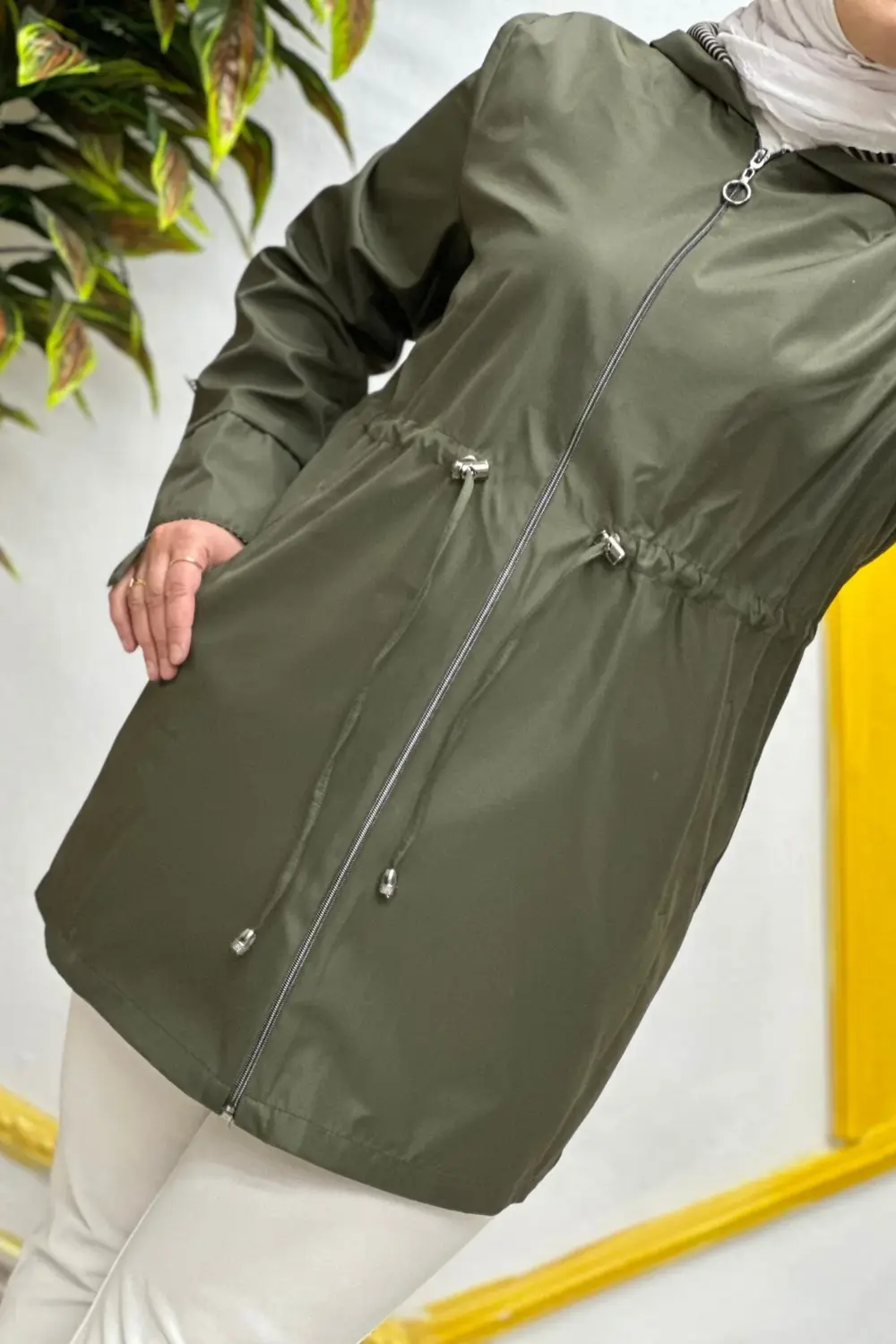 Kadın Tesettür Giyim Büyük Beden Mevsimlik Kısa Trençkot