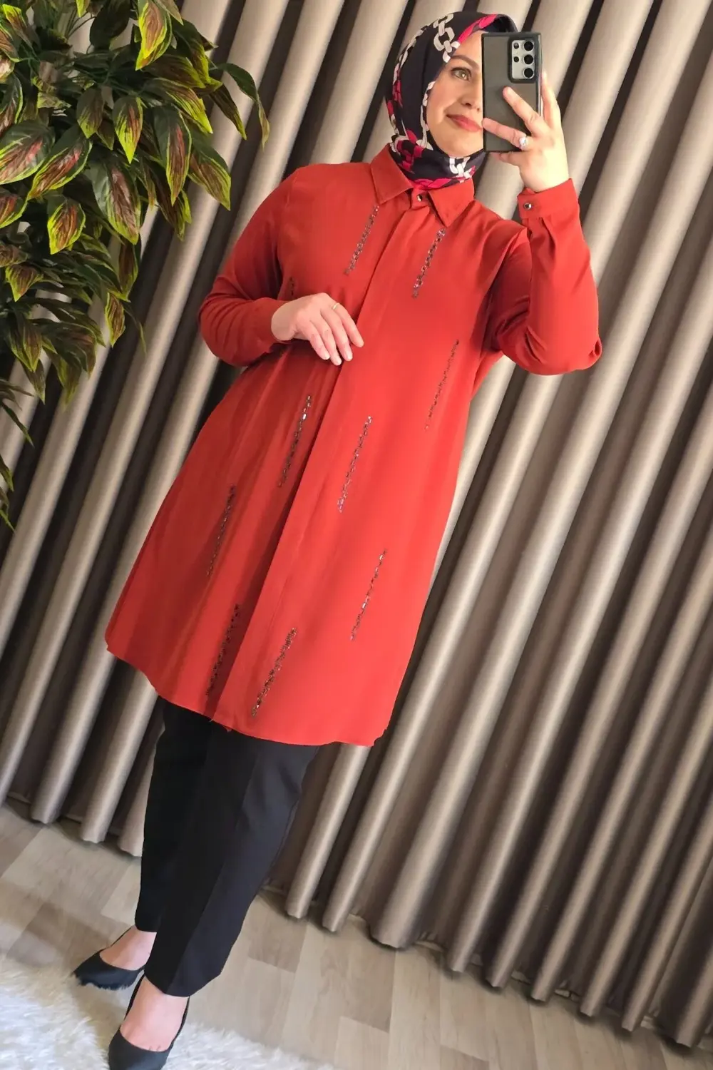 Kadın Tesettür Giyim Büyük Beden Şerit Taşlı Krep Gömlek