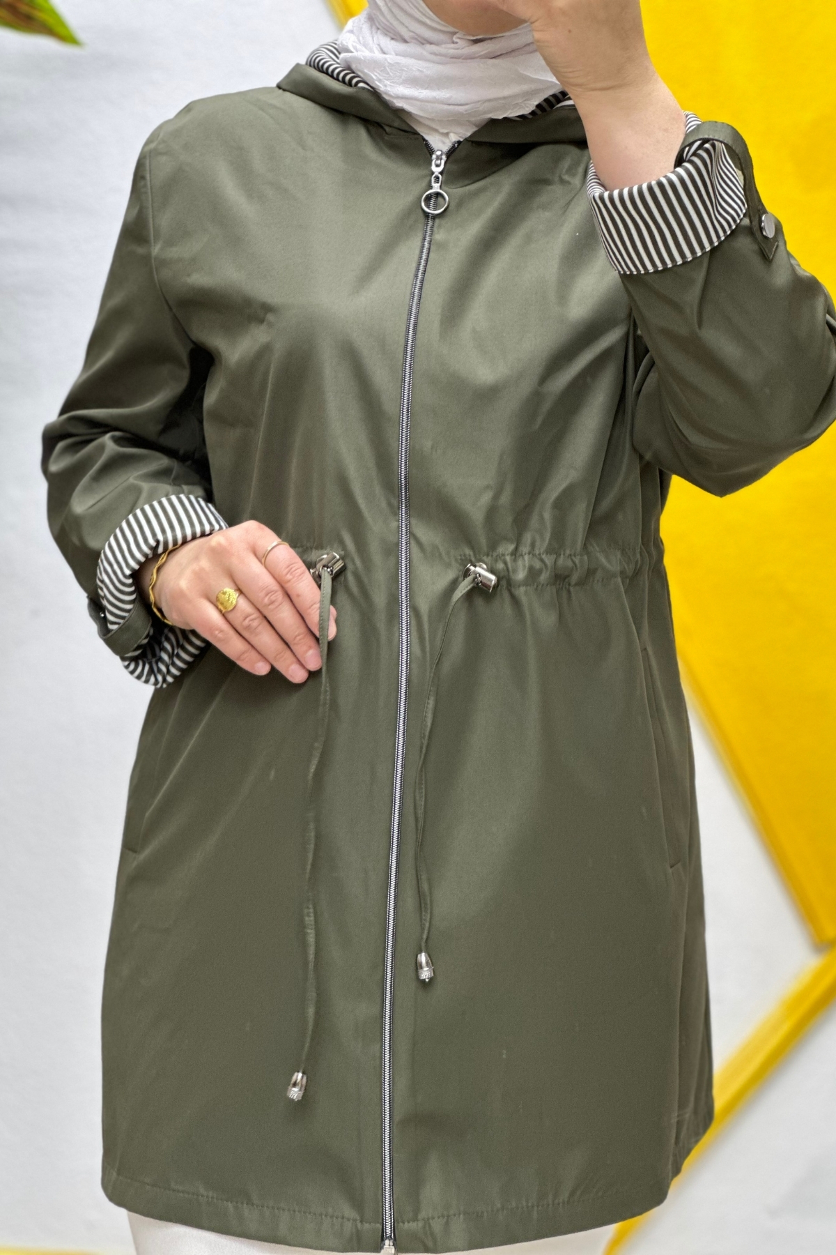 Elmas Tesettür Kadın Tesettür Giyim Büyük Beden Mevsimlik Kısa Trençkot