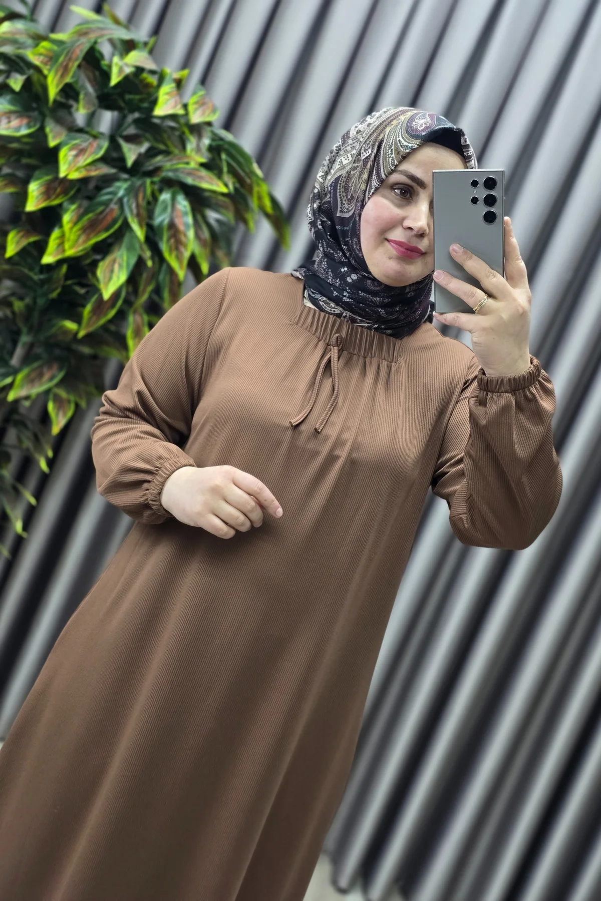 Kadın Tesettür Giyim Büyük Beden Kare Yaka Robalı Lina Elbise - Görsel 4
