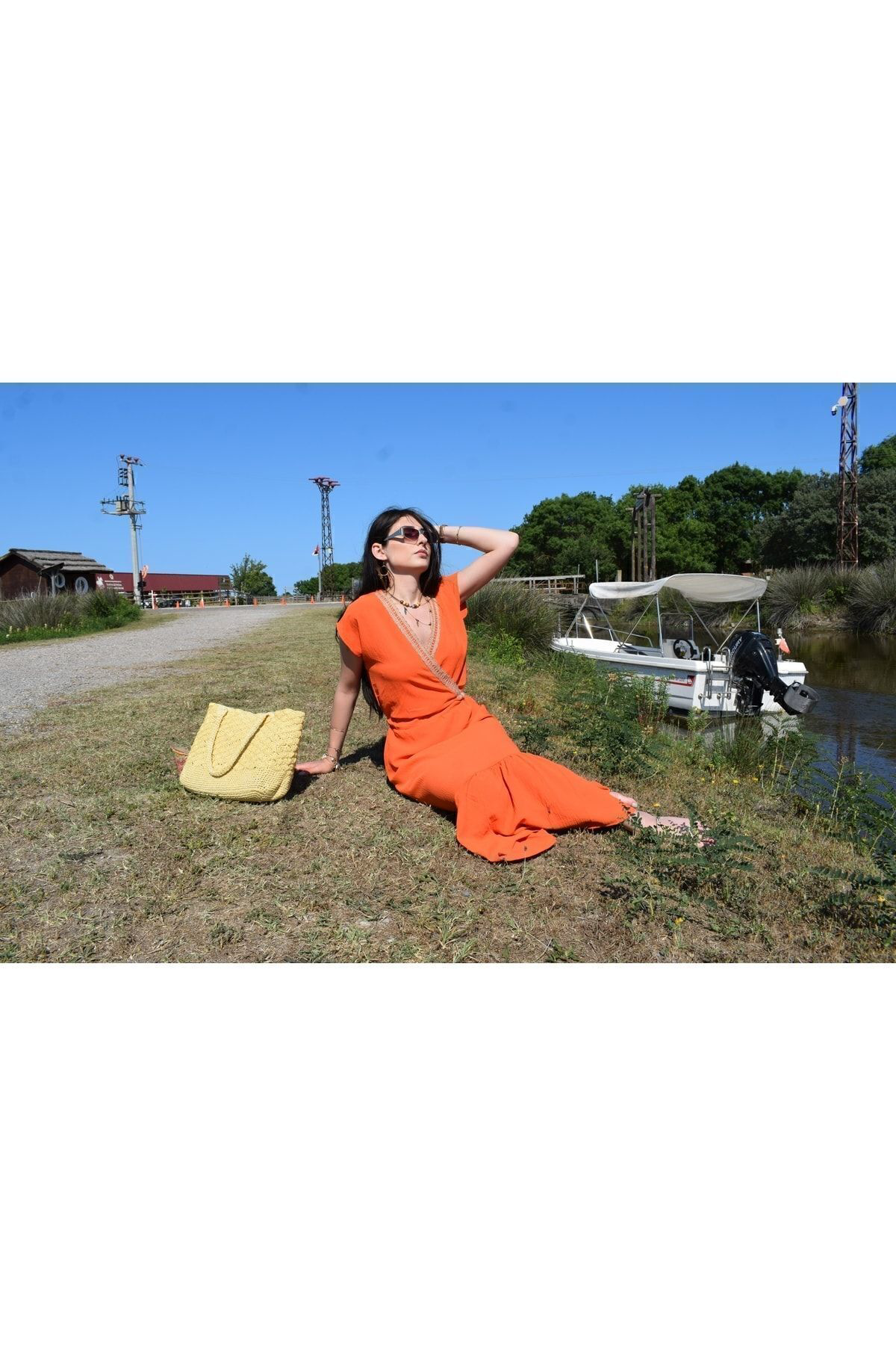 Pasaklı Giyim Kadın Turuncu Hasır Kruvaze Yaka Kısa Kollu Etek Ucu Fırfırlı Uzu