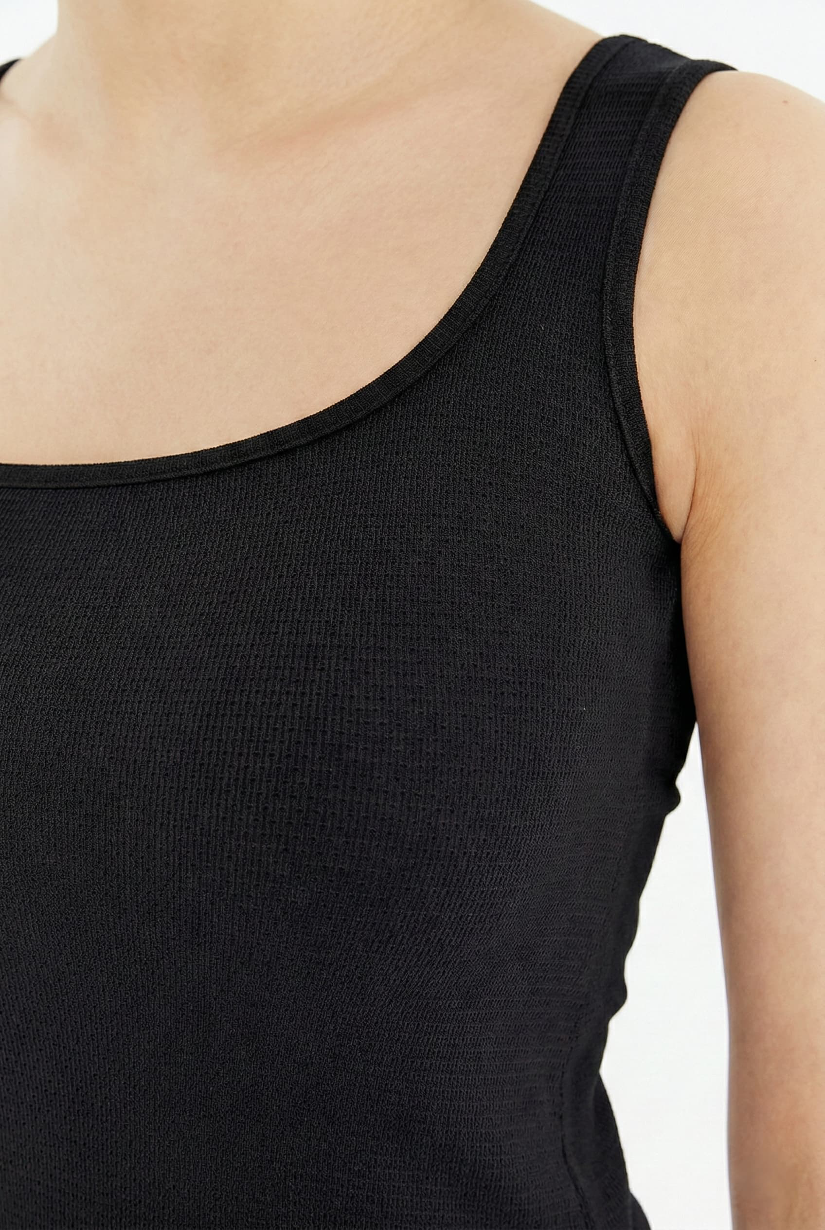 Kadın U Yaka %100 Pamuklu Kolsuz Dokulu Esnek Basic Günlük Tişört