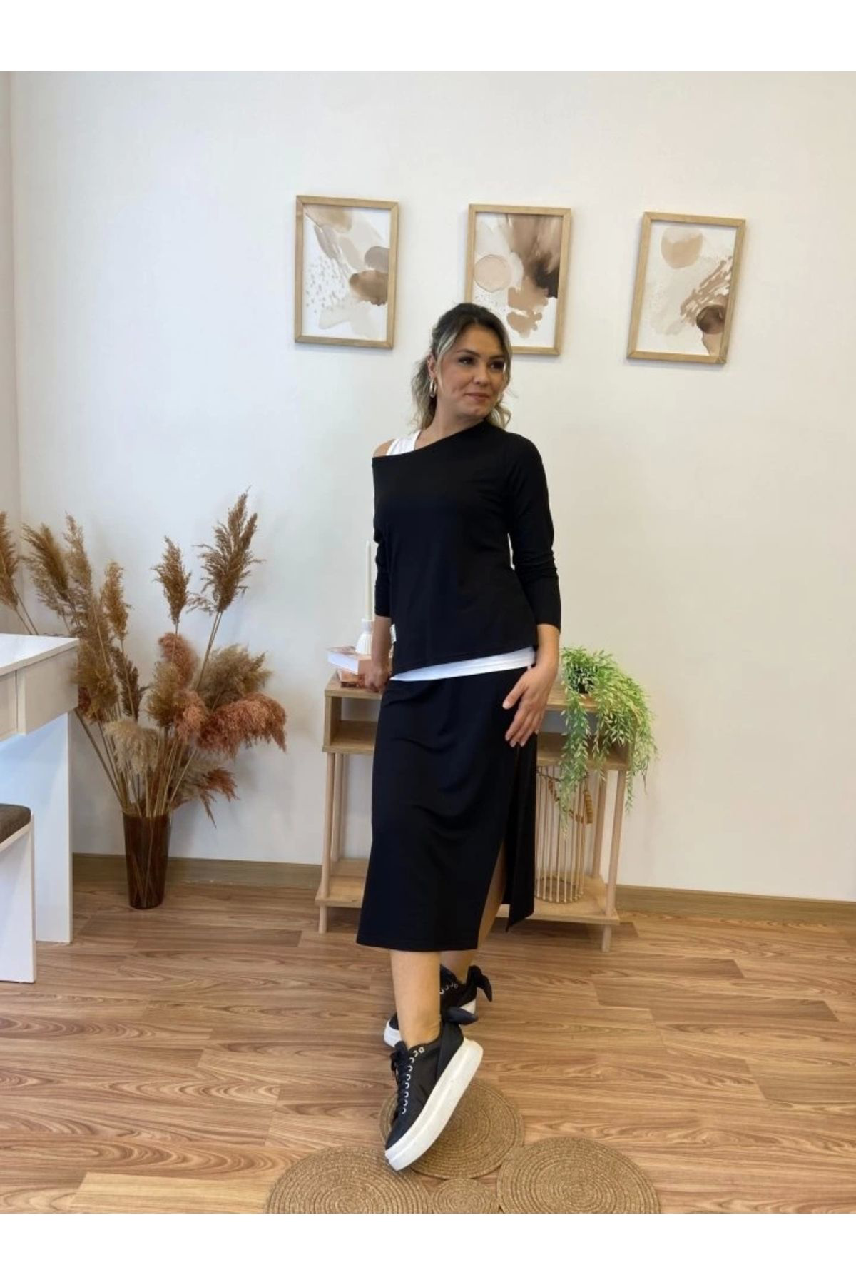 Kadın Uzun Kollu Tek Omuzu Açık Viskon Bluz Içi Atletli Ve Yandan