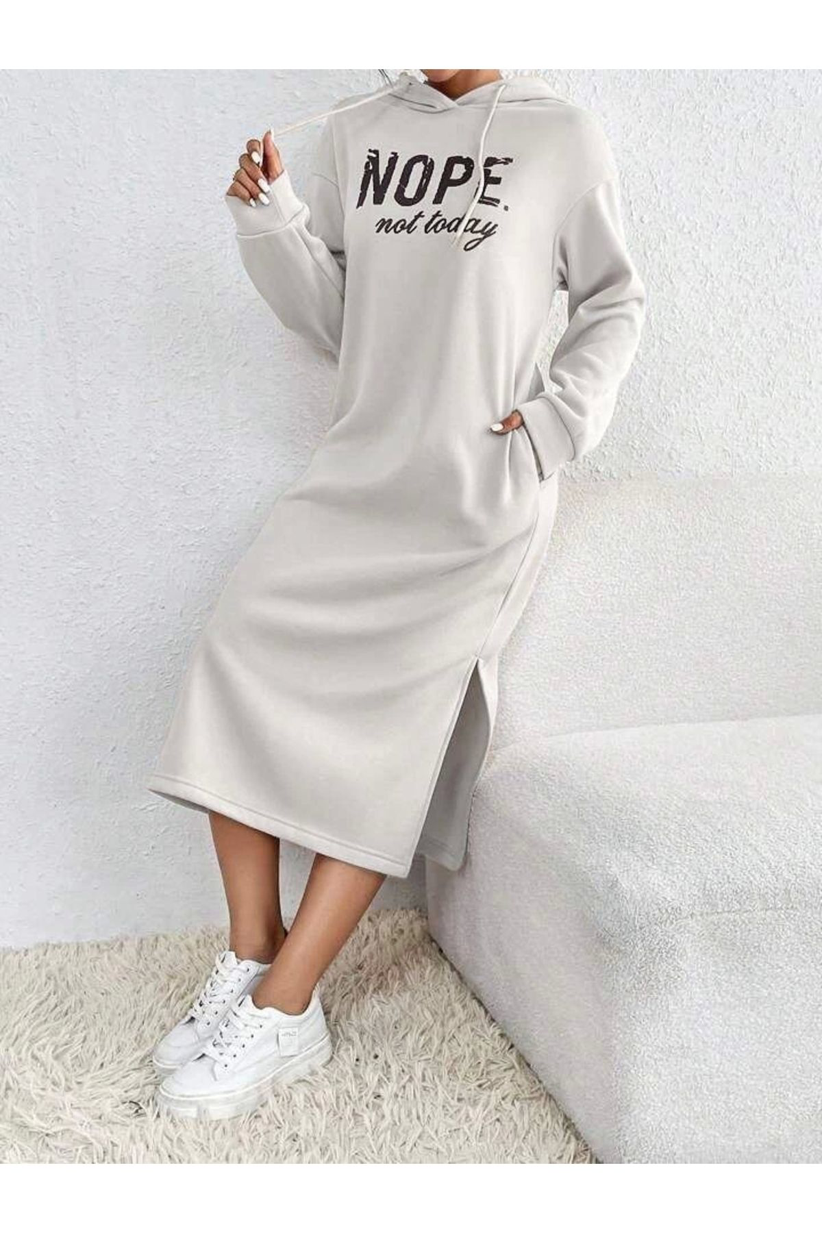 Kadın Uzun Kollu Nope Yazılı Kapüşonlu Yırmaç Detay Midi Boy Elbi