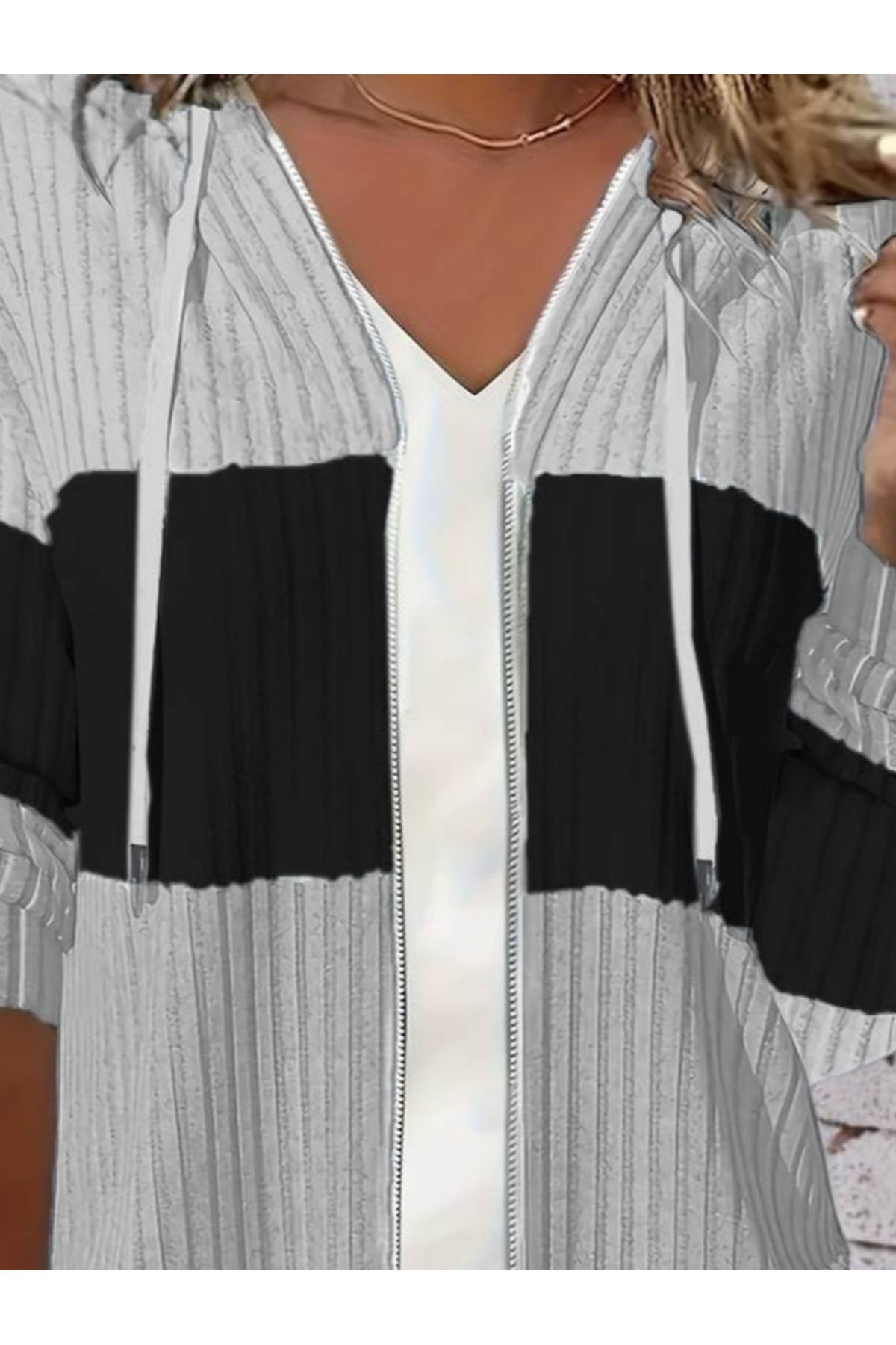 Beste Gürel Kadin Uzun Kollu Kapşonlu Önden Fermuarli Blok Desenli Şardonlu K