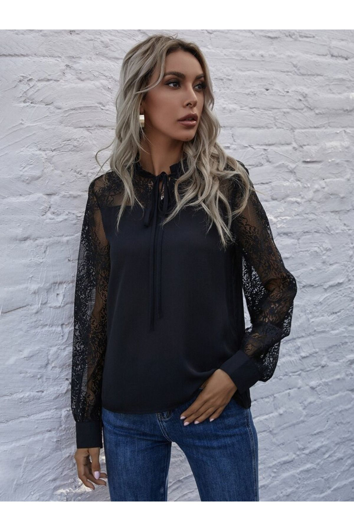 Creis Kadın Uzun Kollu Yakadan Bağcıklı Dantel Detaylı İthal Krep Bluz