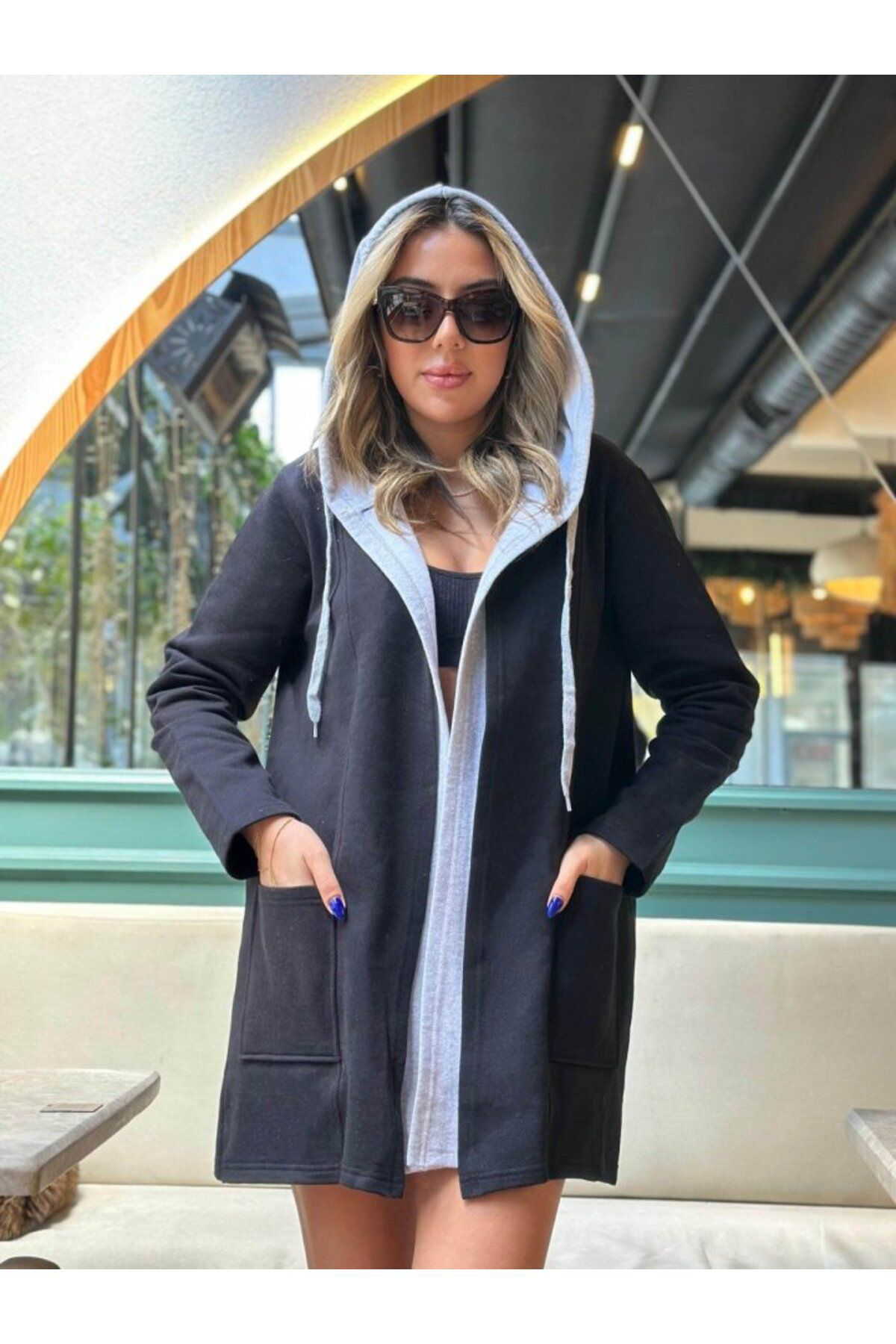 Beste Gürel Kadin Uzun Kollu Kapşonlu Bağcikli Cepli İki İplik Ceket