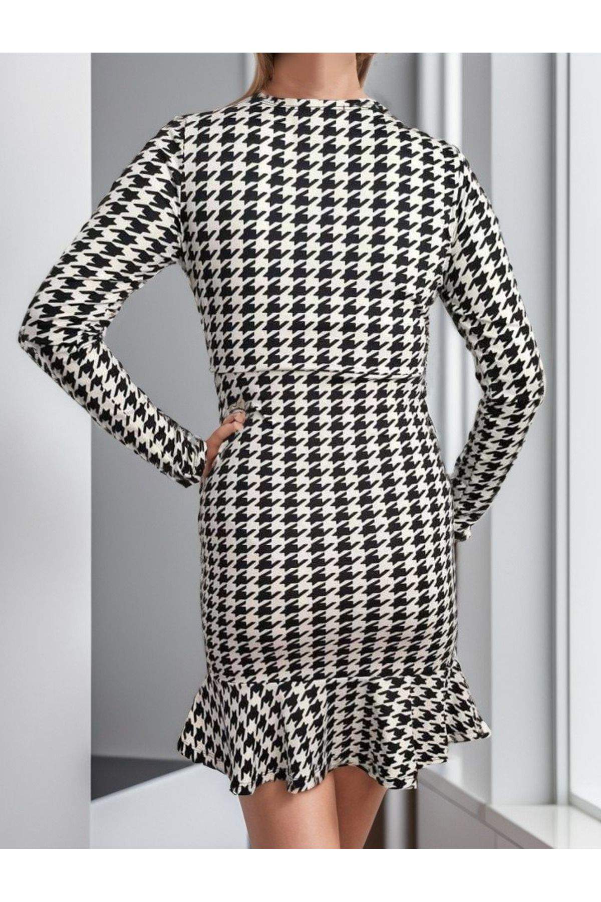 Kadın Uzun Kollu Kruvaze Yaka Kazayağı Mikro Mini Boy Elbise