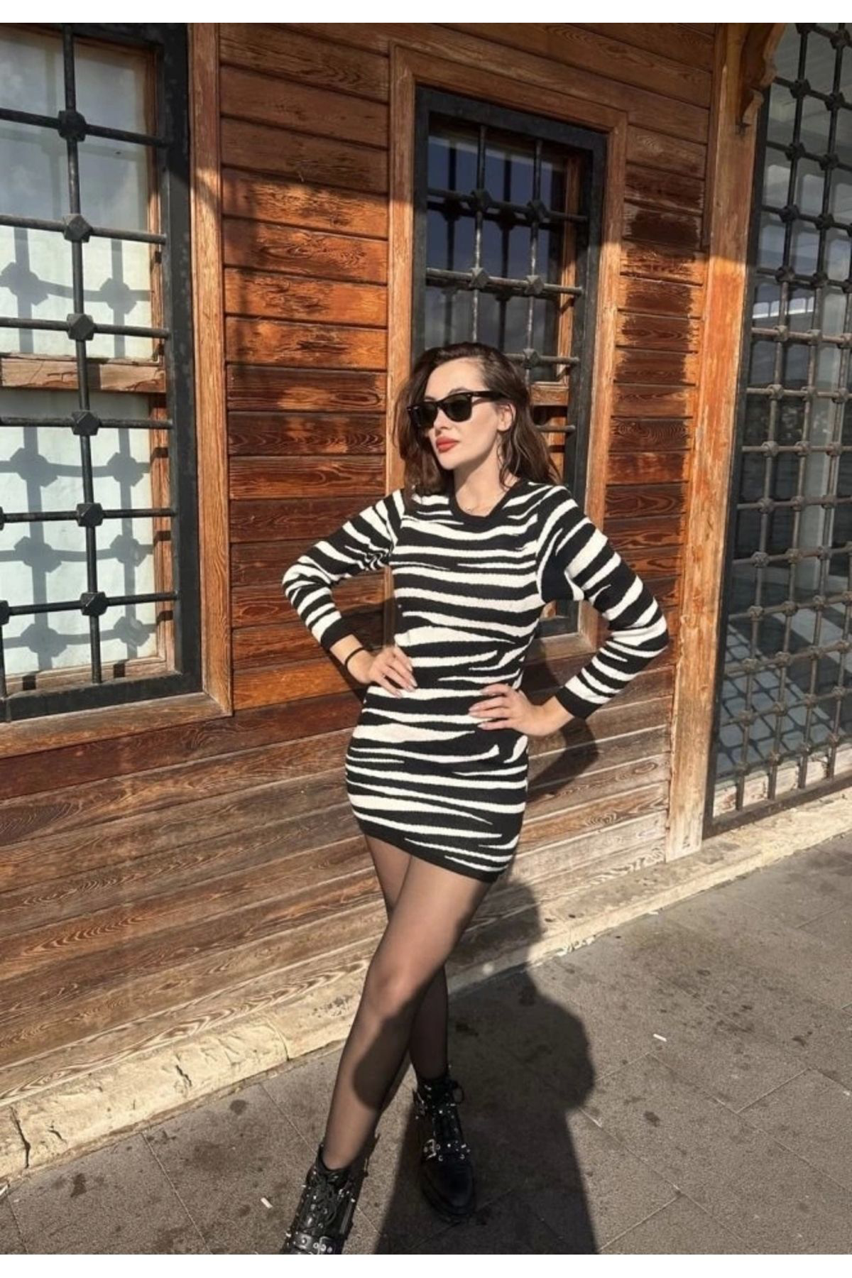 Kadın Uzun Kollu Siyah Beyaz Zebra Desen Triko Elbise