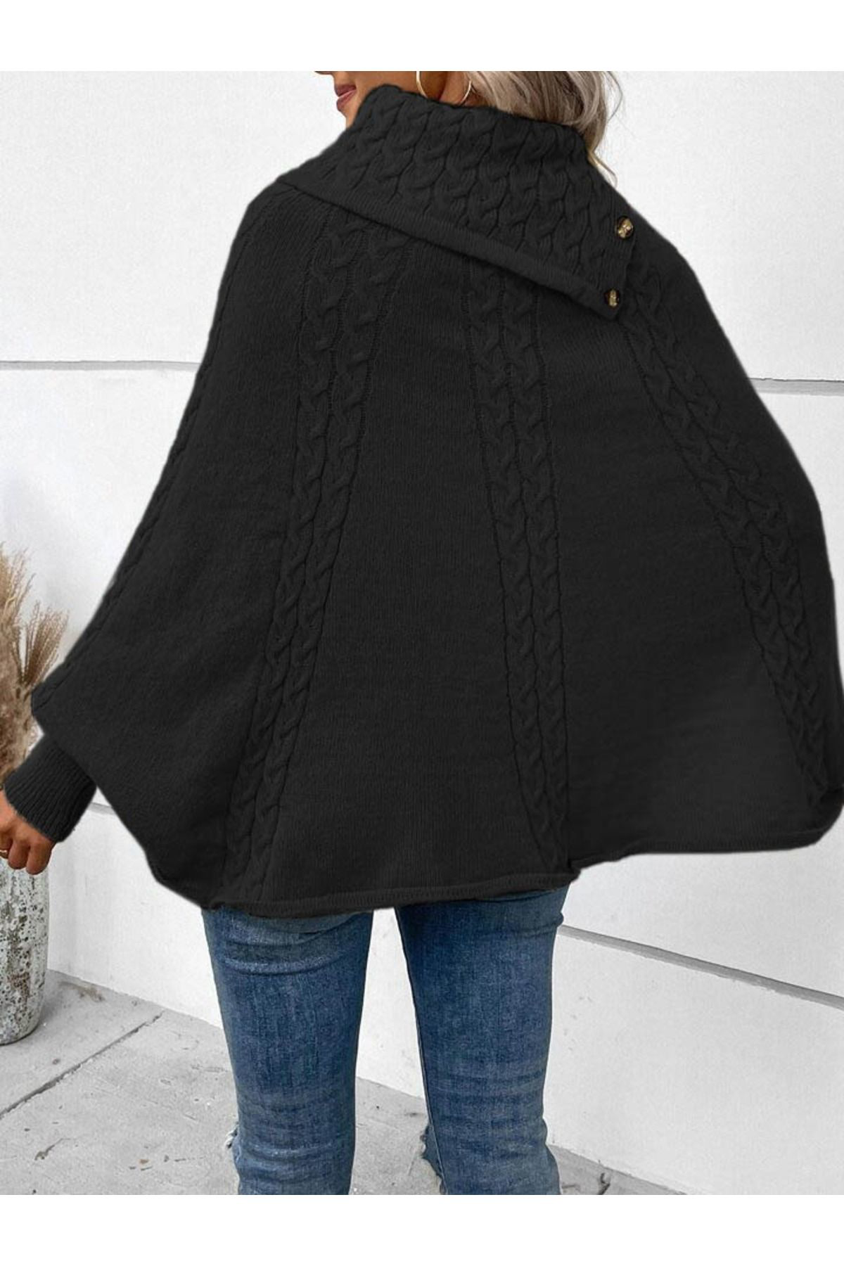 Kadın Uzun Kollu Balıkçı Yaka Düğme Detaylı Triko Panço