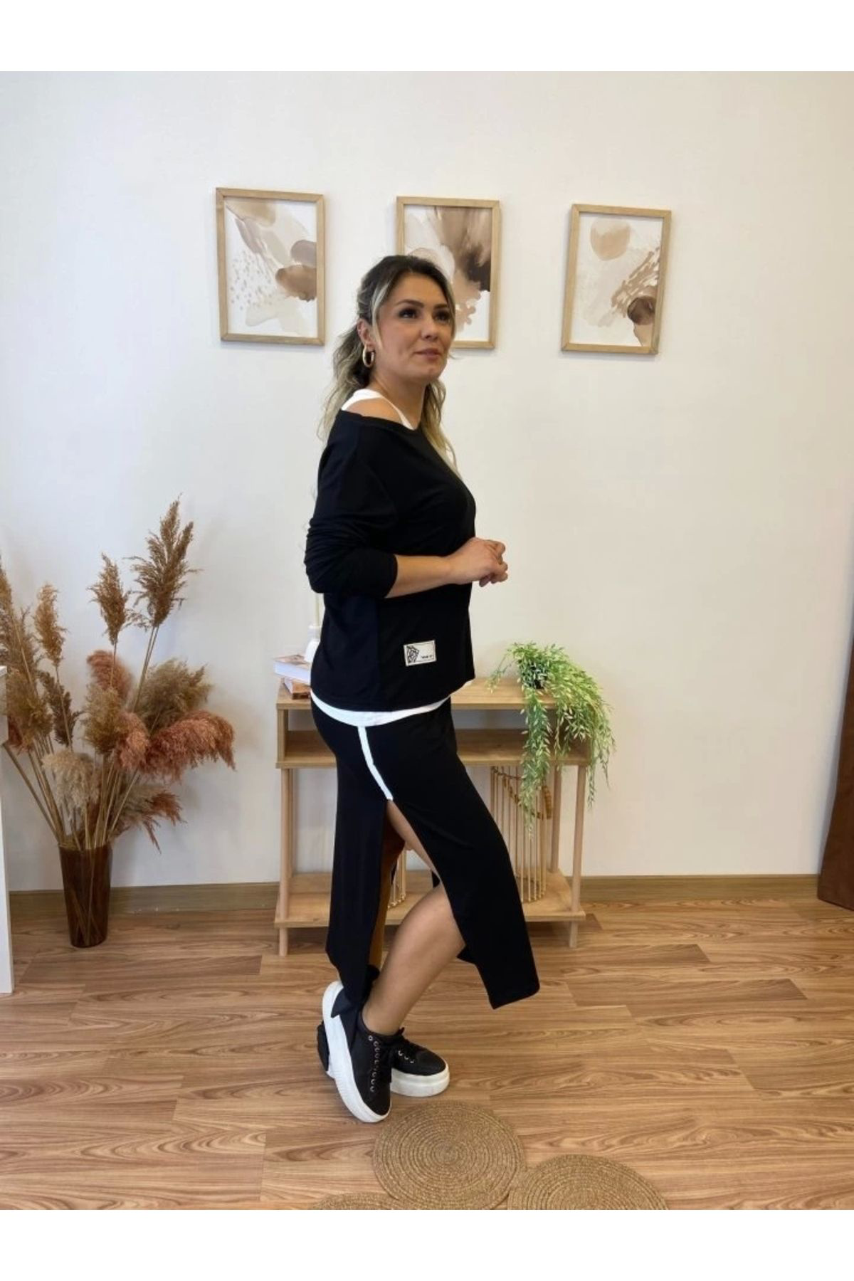 Kadın Uzun Kollu Tek Omuzu Açık Viskon Bluz Içi Atletli Ve Yandan