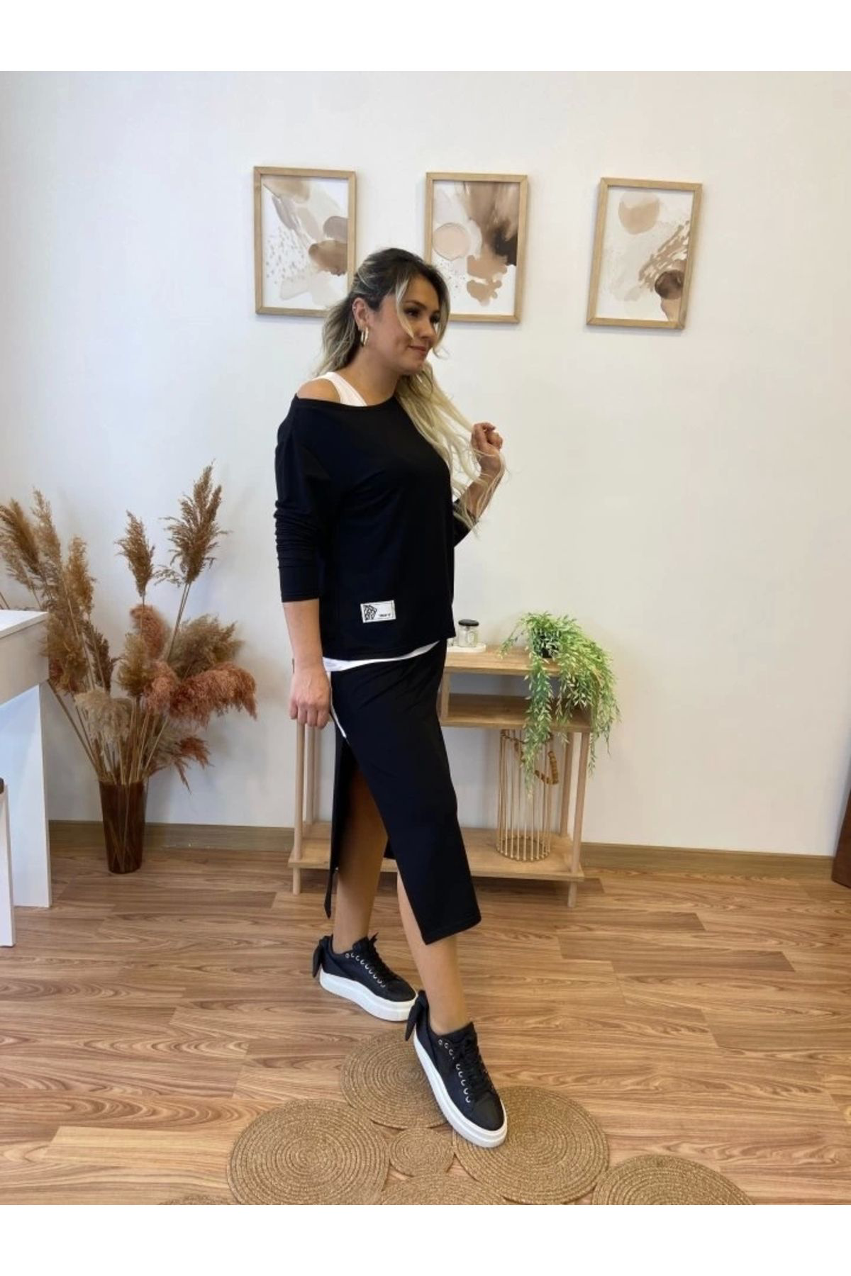 Kadın Uzun Kollu Tek Omuzu Açık Viskon Bluz Içi Atletli Ve Yandan