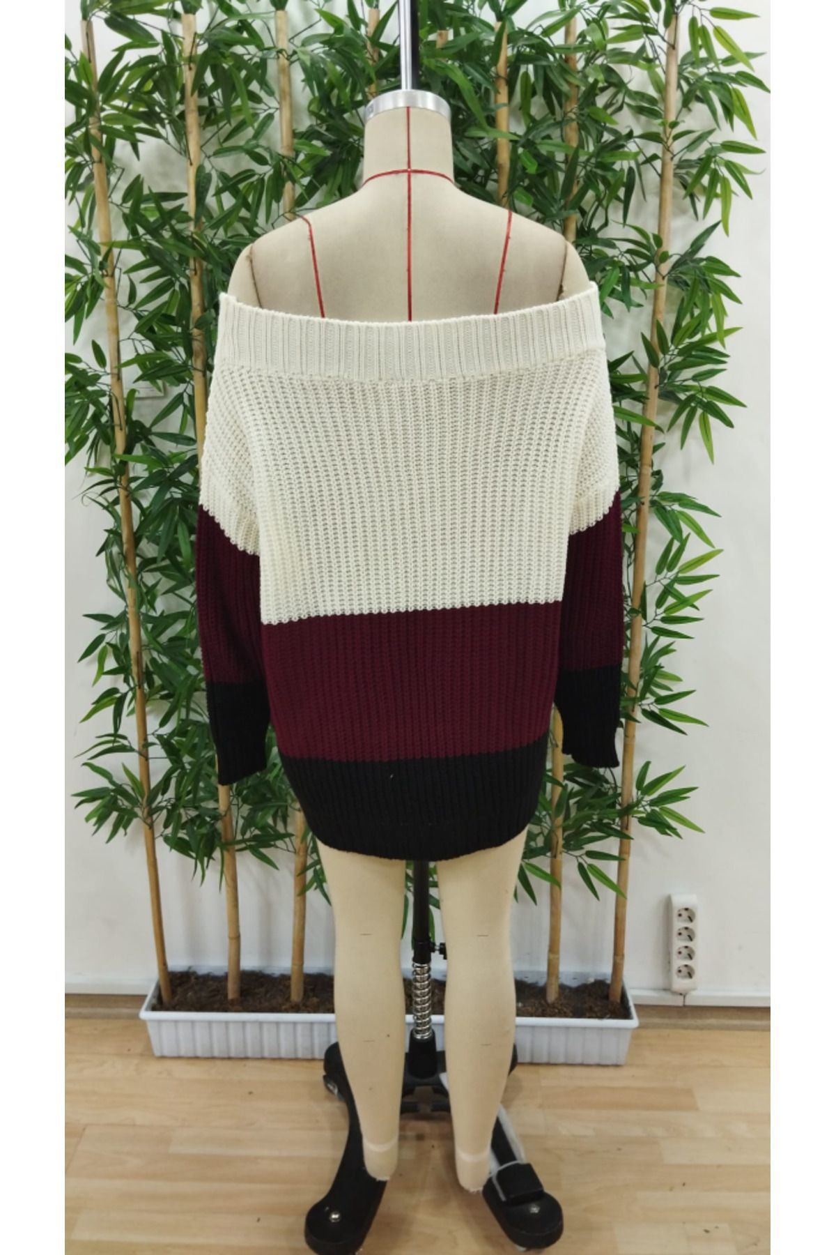 Kadın Uzun Kollu Madonna Yaka çizgi Desenli Salaş Triko