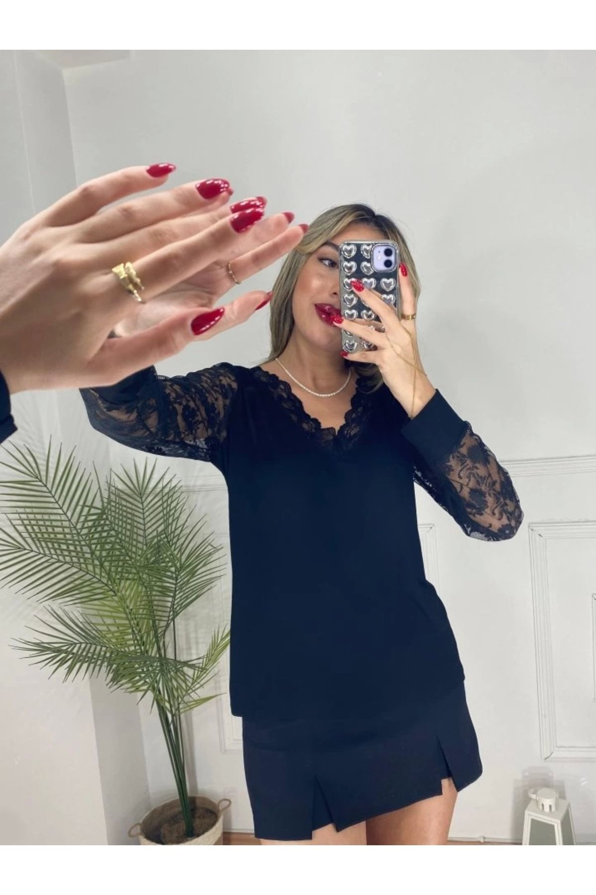 Kadın Uzun Kollu V Yakalı Dantel Detaylı Viskon Bluz