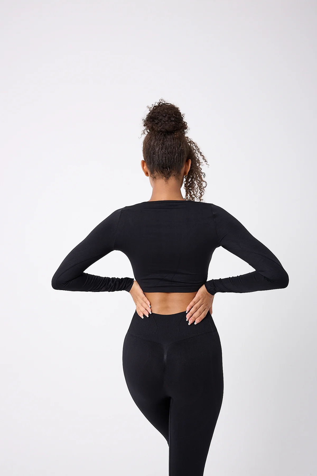 Kadın Uzun Kollu Göğsü Açık Dikişsiz Crop Top