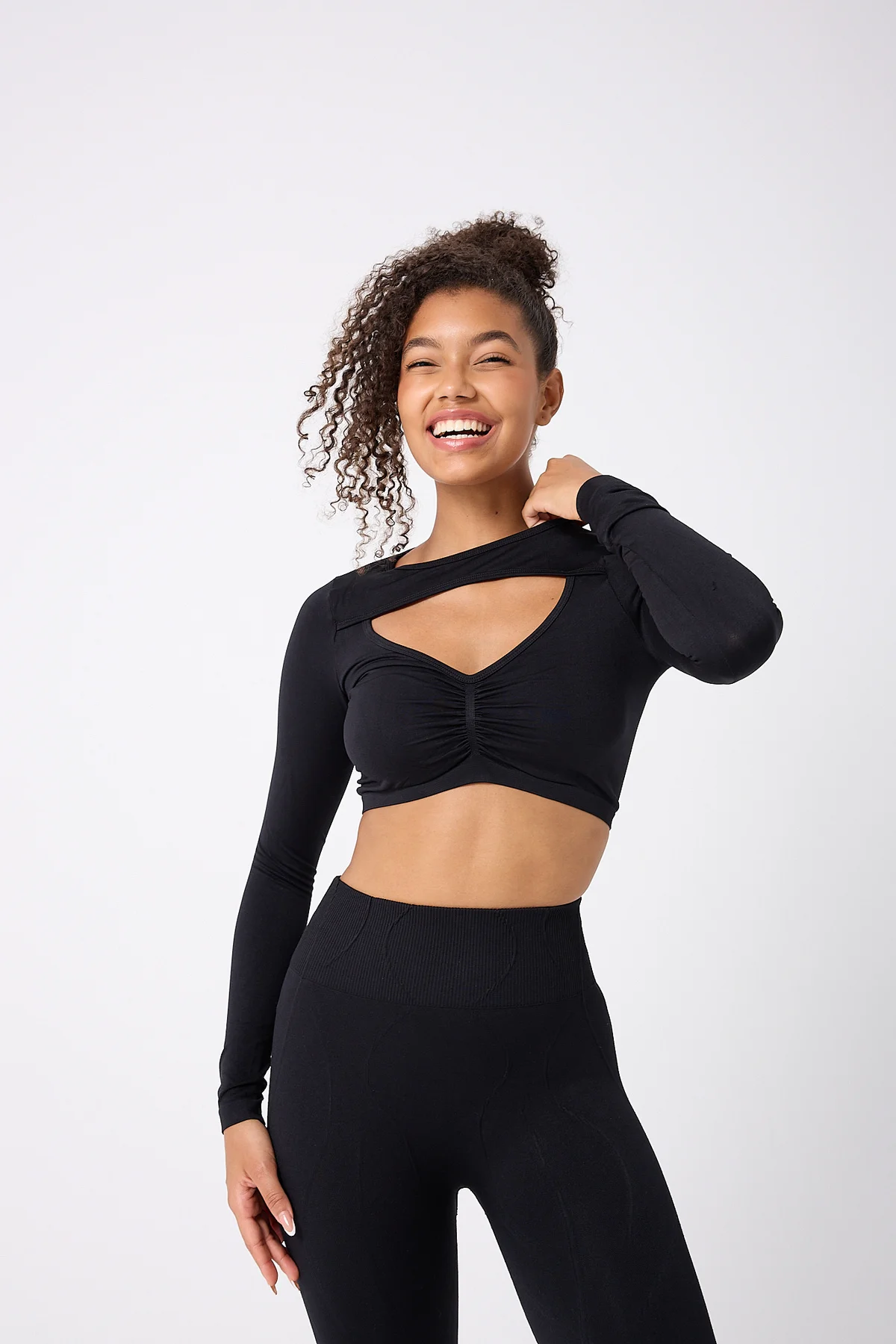 Kadın Uzun Kollu Göğsü Açık Dikişsiz Crop Top