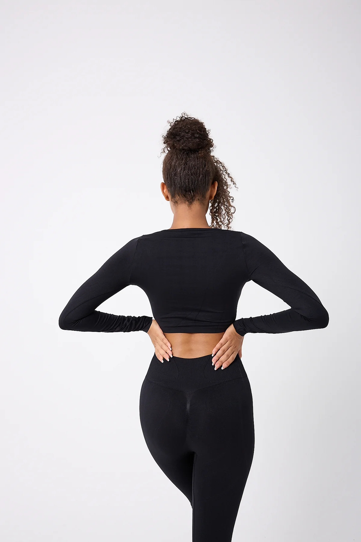 Kadın Uzun Kollu Göğsü Açık Dikişsiz Crop Top