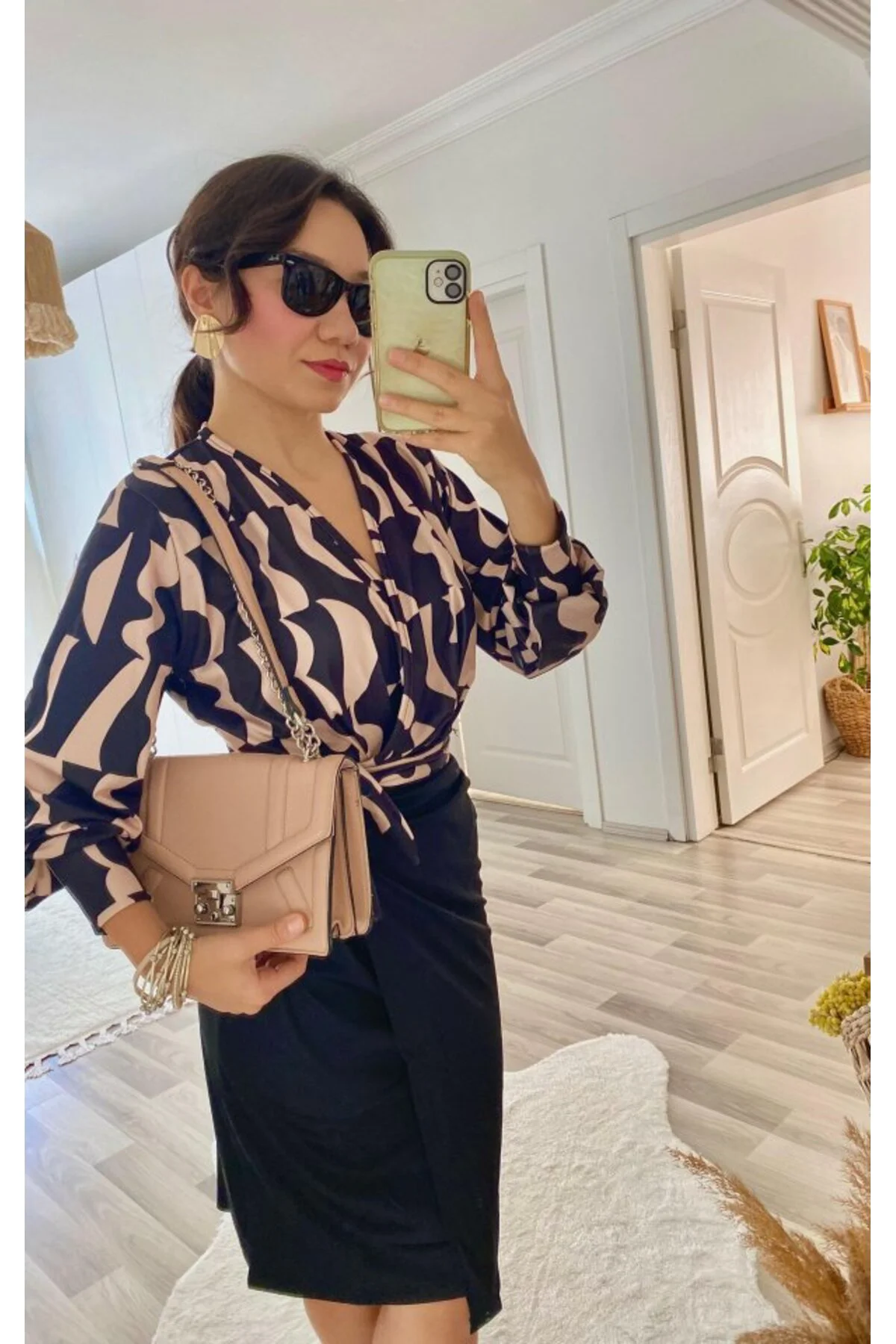 Kadın Uzun Kollu Kruvaze Yaka Dijital Baskılı Fiyonk Detay Dalgıç