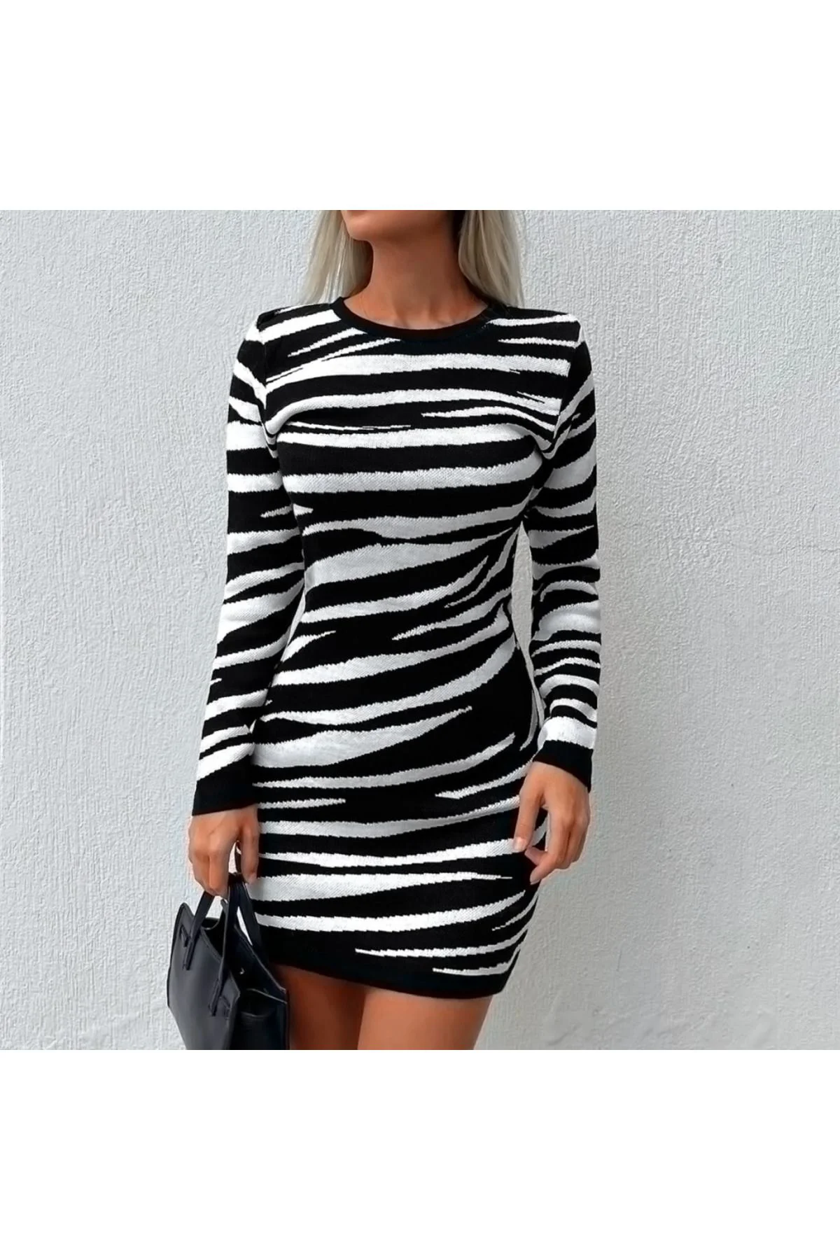 Kadın Uzun Kollu Siyah Beyaz Zebra Desen Triko Elbise