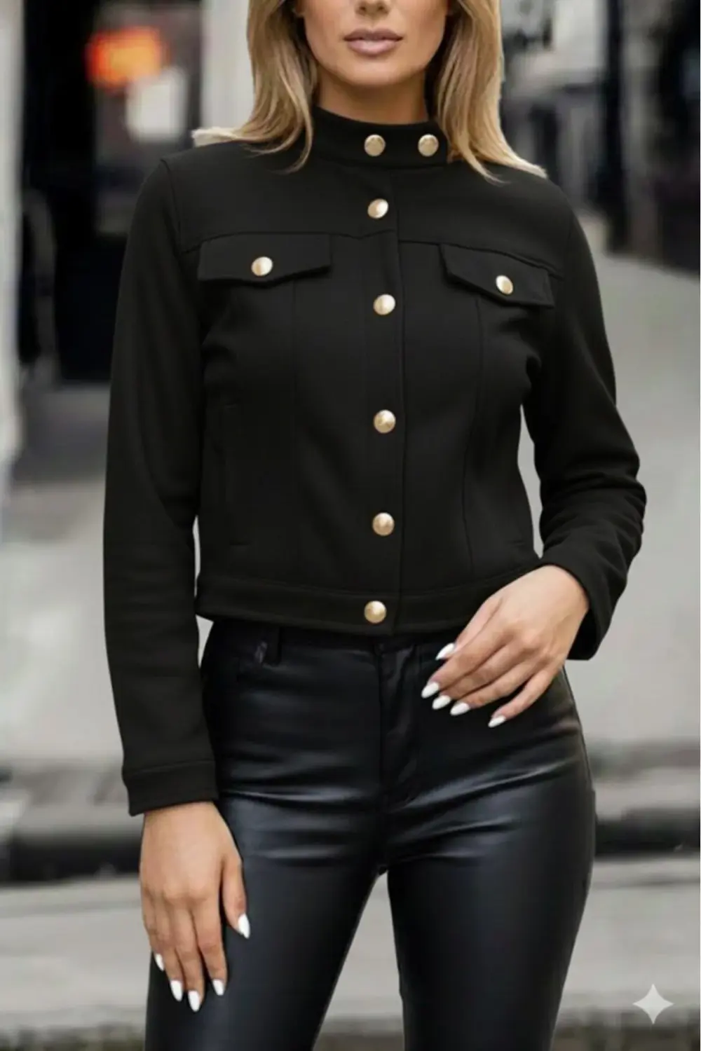 Kadın Uzun Kollu Yakadan Ve önden Düğmeli Süet Kısa Ceket