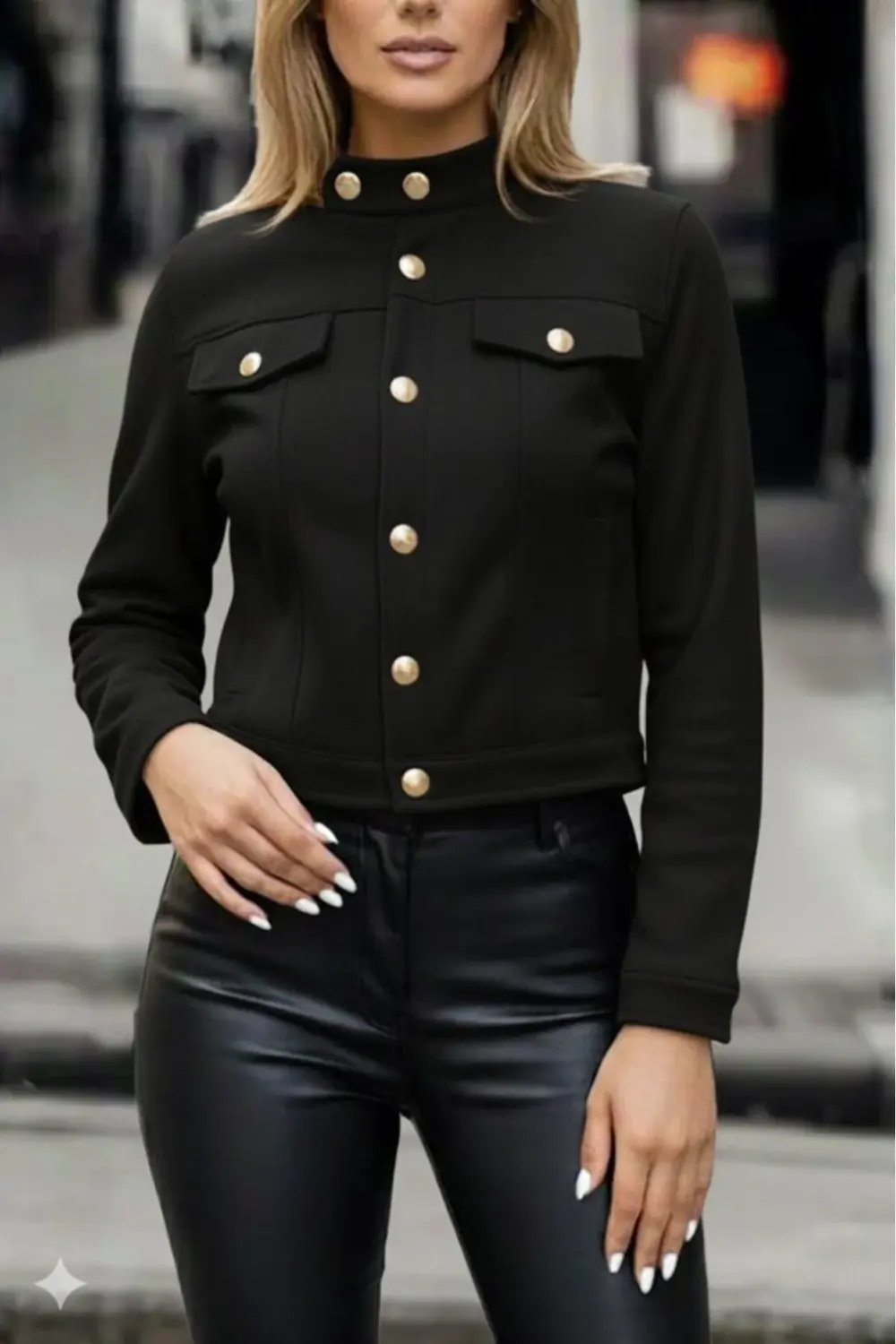 Kadın Uzun Kollu Yakadan Ve önden Düğmeli Süet Kısa Ceket