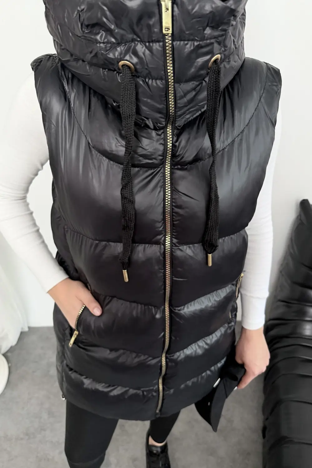 Moda Armanc Kadın Uzun Siyah Kapüşonlu Şişme Yelek – Astronot Yaka, Su Geçirm