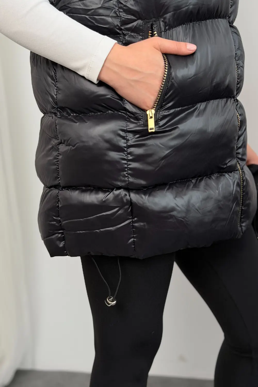 Moda Armanc Kadın Uzun Siyah Kapüşonlu Şişme Yelek – Astronot Yaka, Su Geçirm